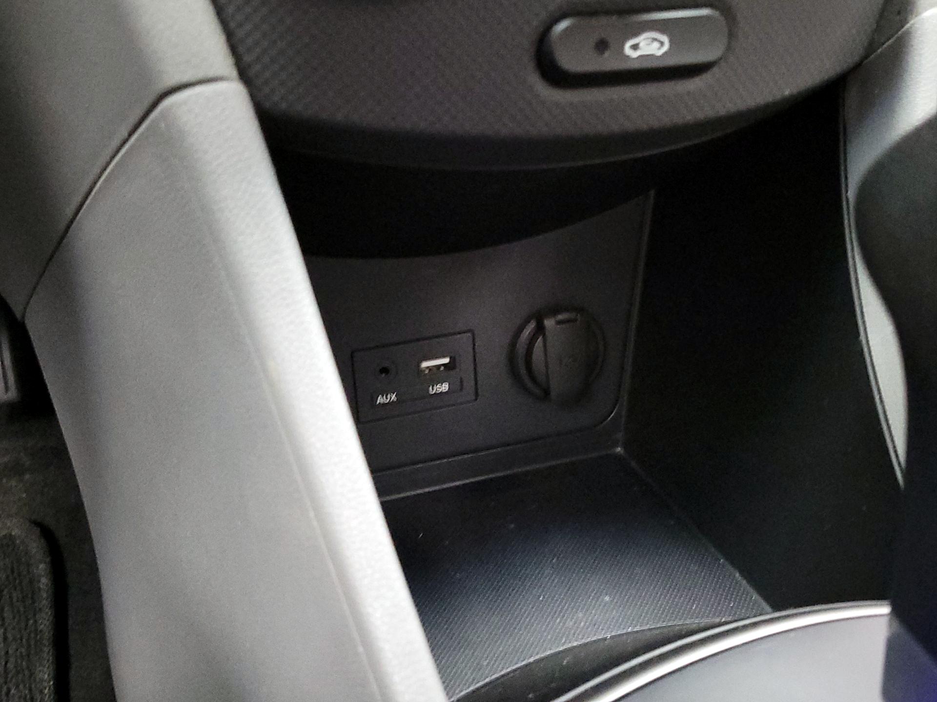 Thumbnail: 2016 Hyundai Accent - 17