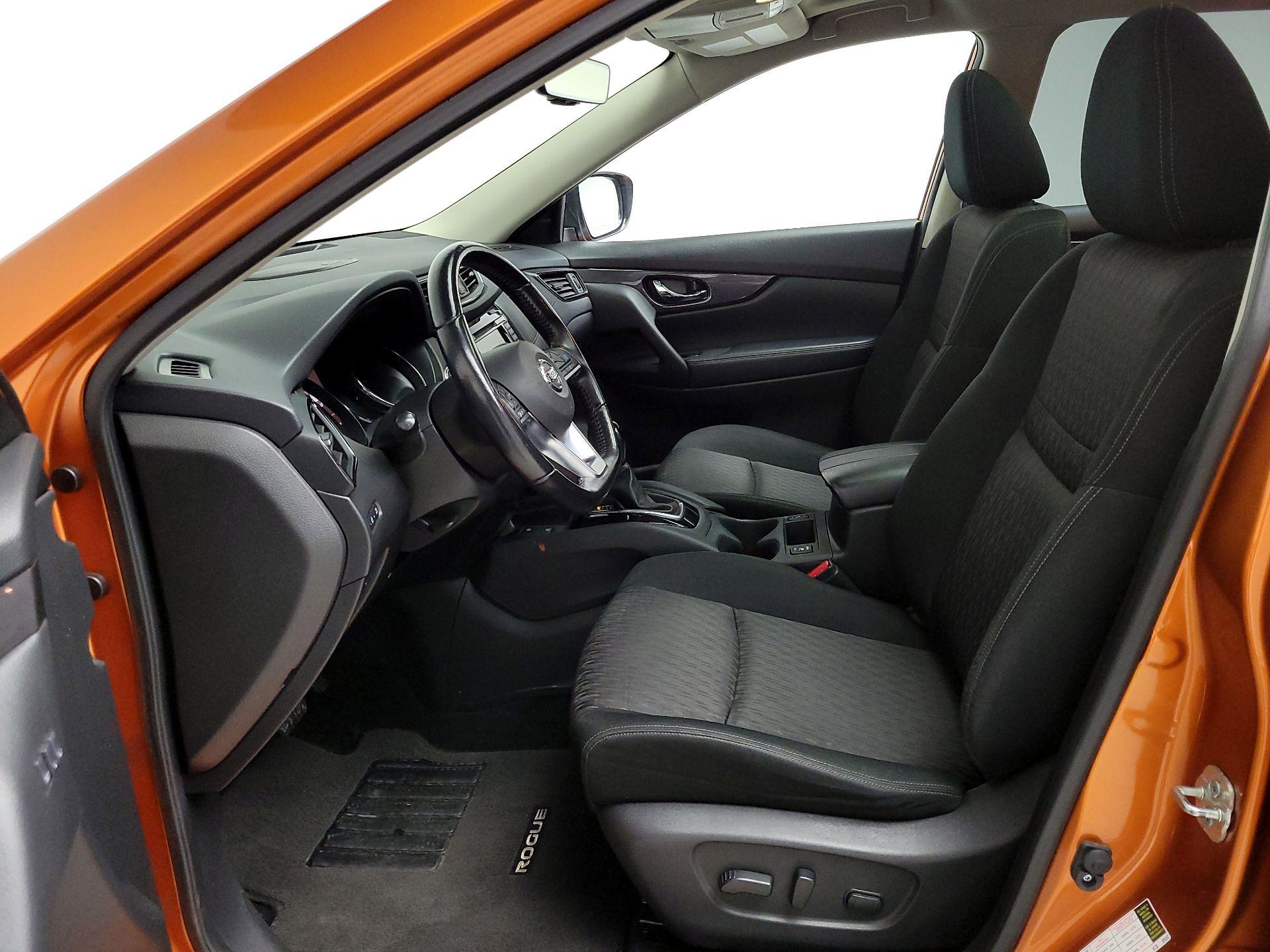 Thumbnail: 2020 Nissan Rogue - 11