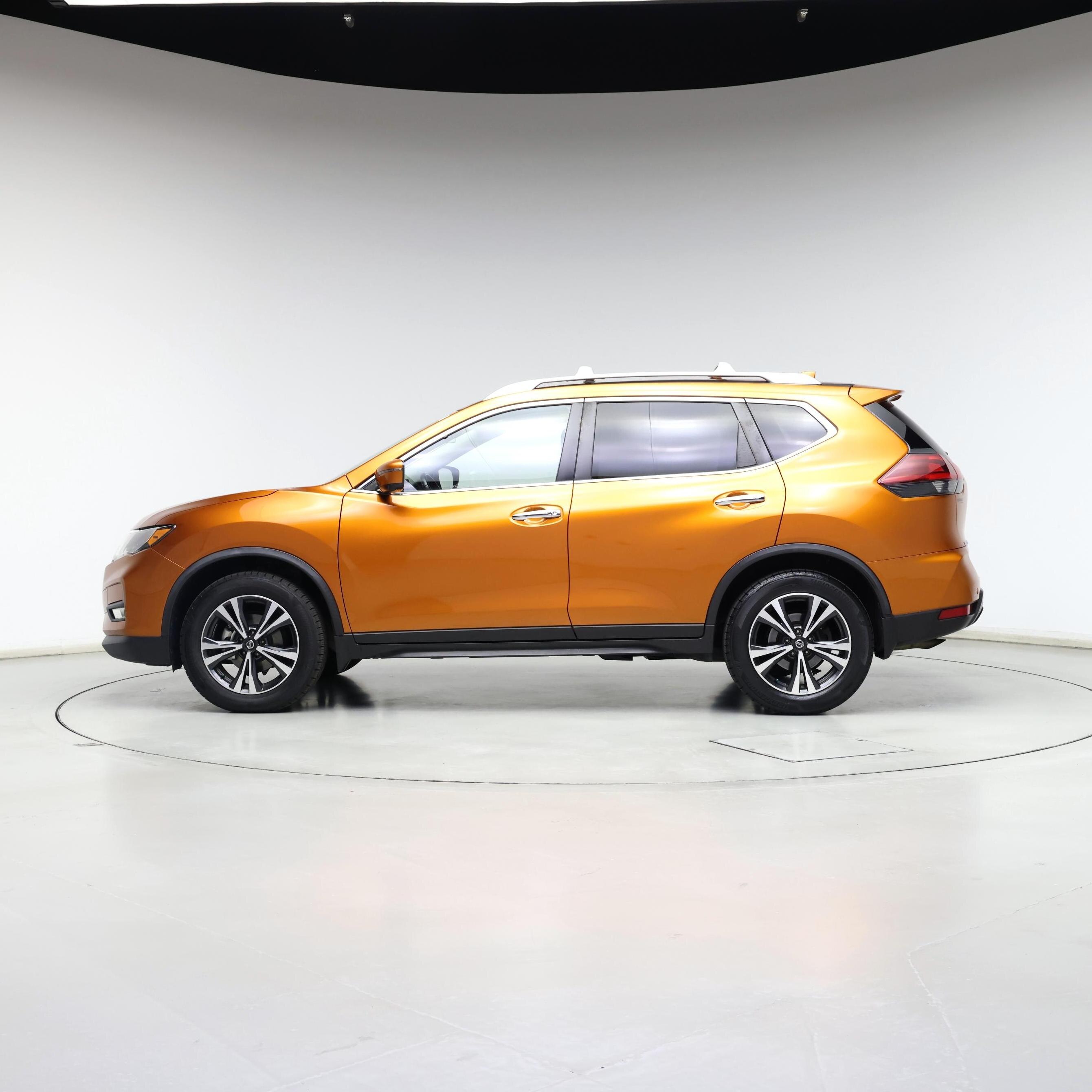 Thumbnail: 2020 Nissan Rogue - 3