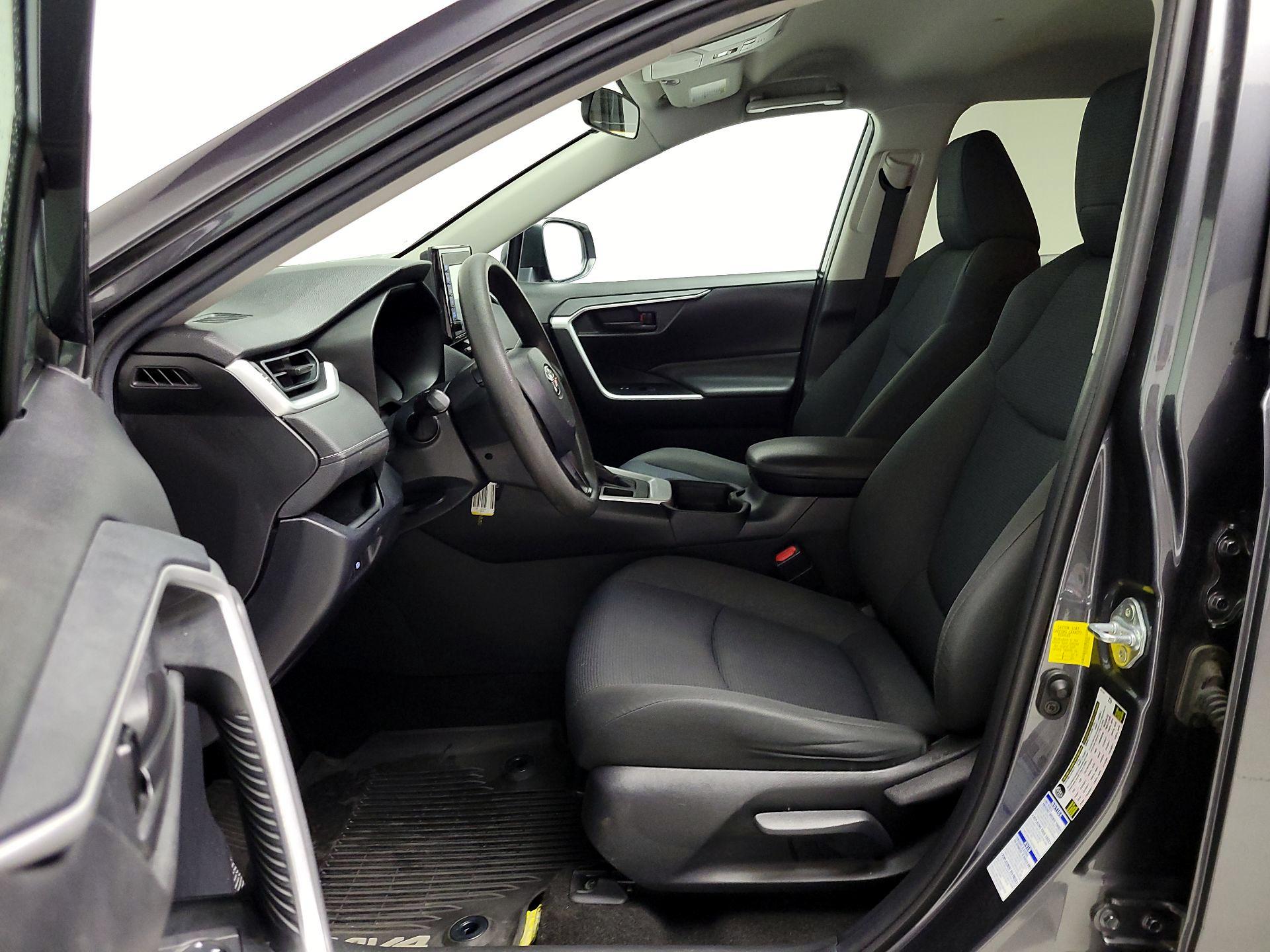 Thumbnail: 2020 Toyota RAV4 - 11