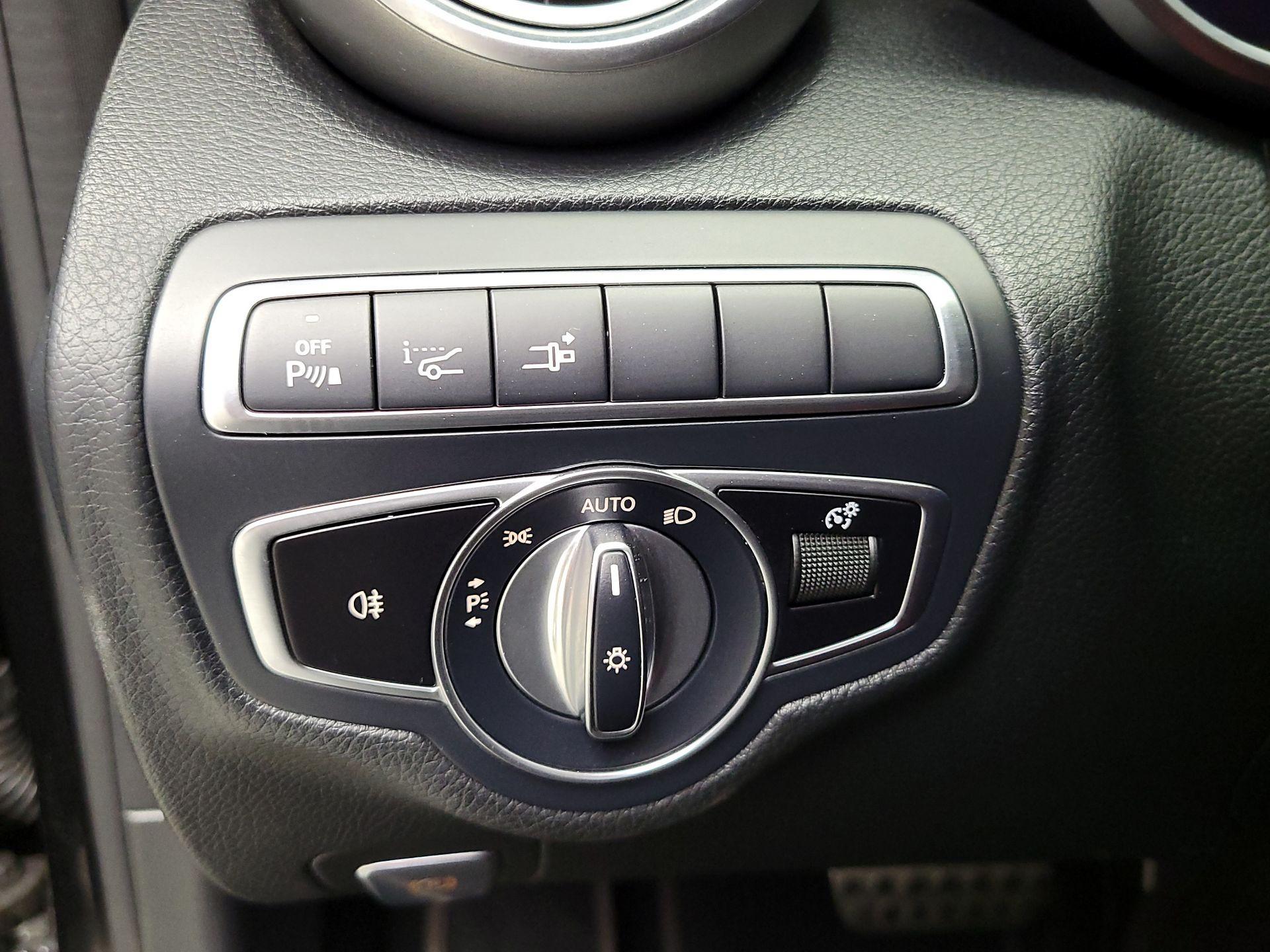 Thumbnail: 2020 Mercedes-Benz C-Class - 13