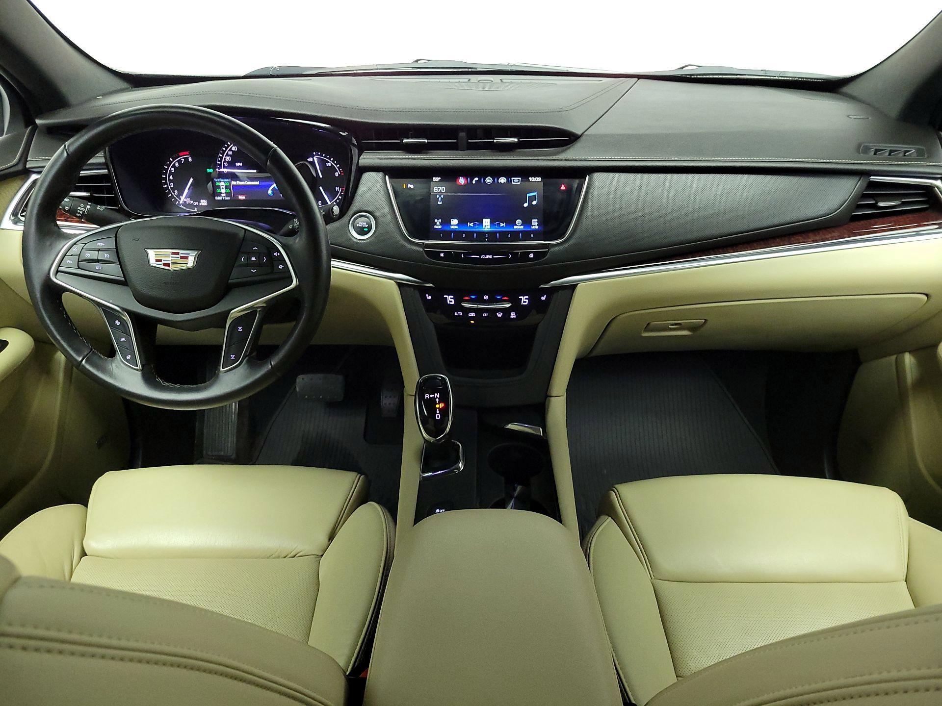 Thumbnail: 2017 Cadillac XT5 - 9