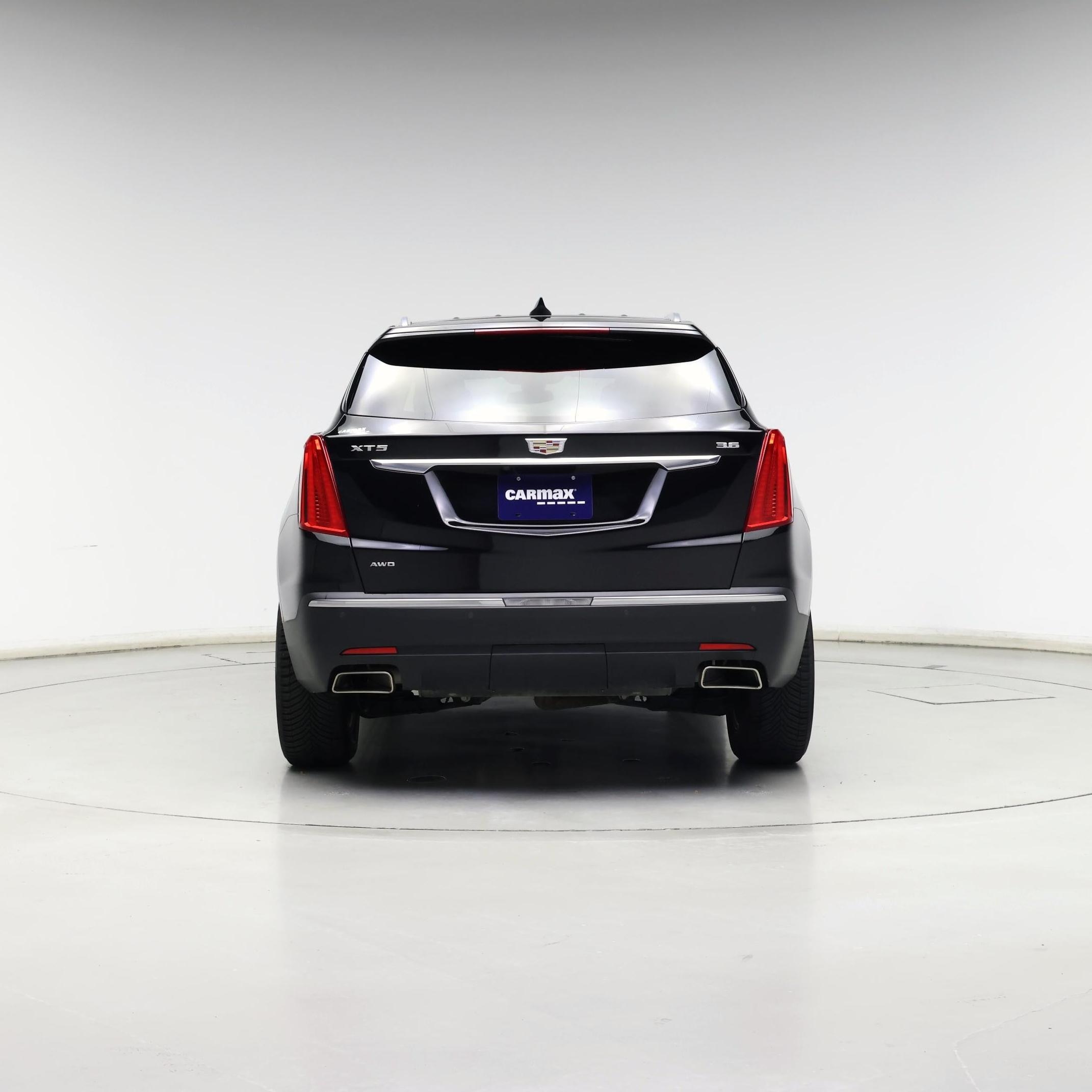 Thumbnail: 2017 Cadillac XT5 - 6
