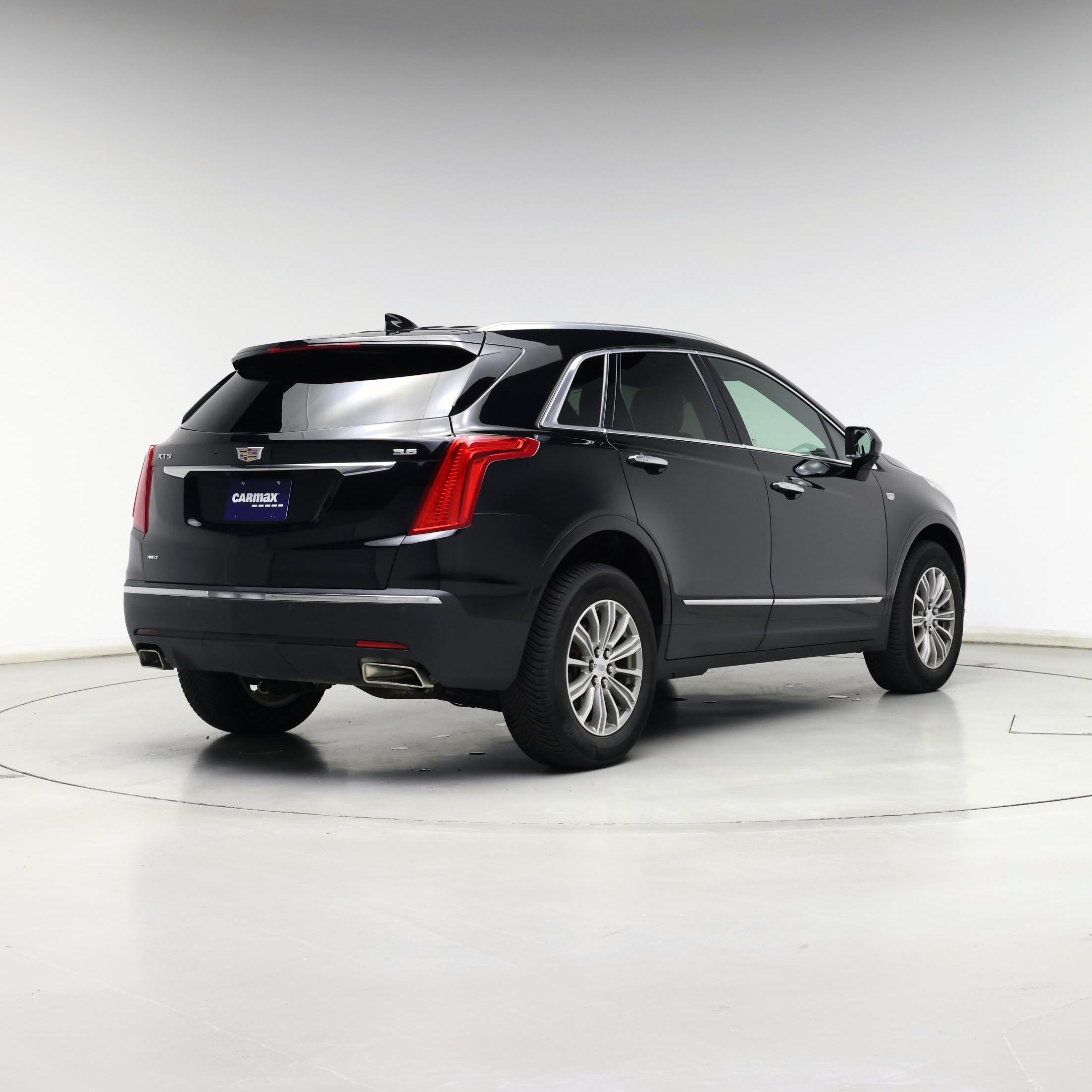 Thumbnail: 2017 Cadillac XT5 - 8