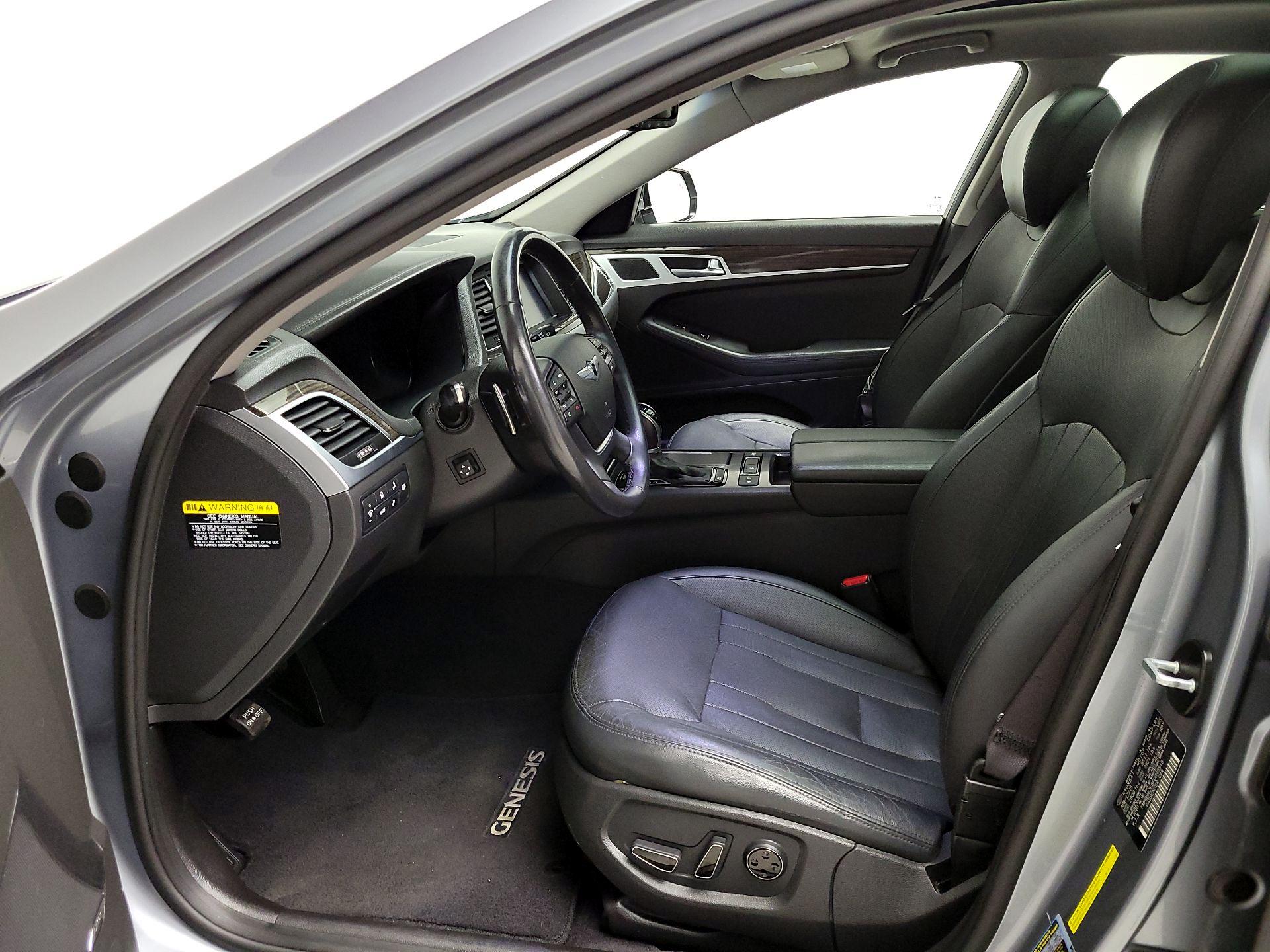 Thumbnail: 2015 Hyundai Genesis - 11