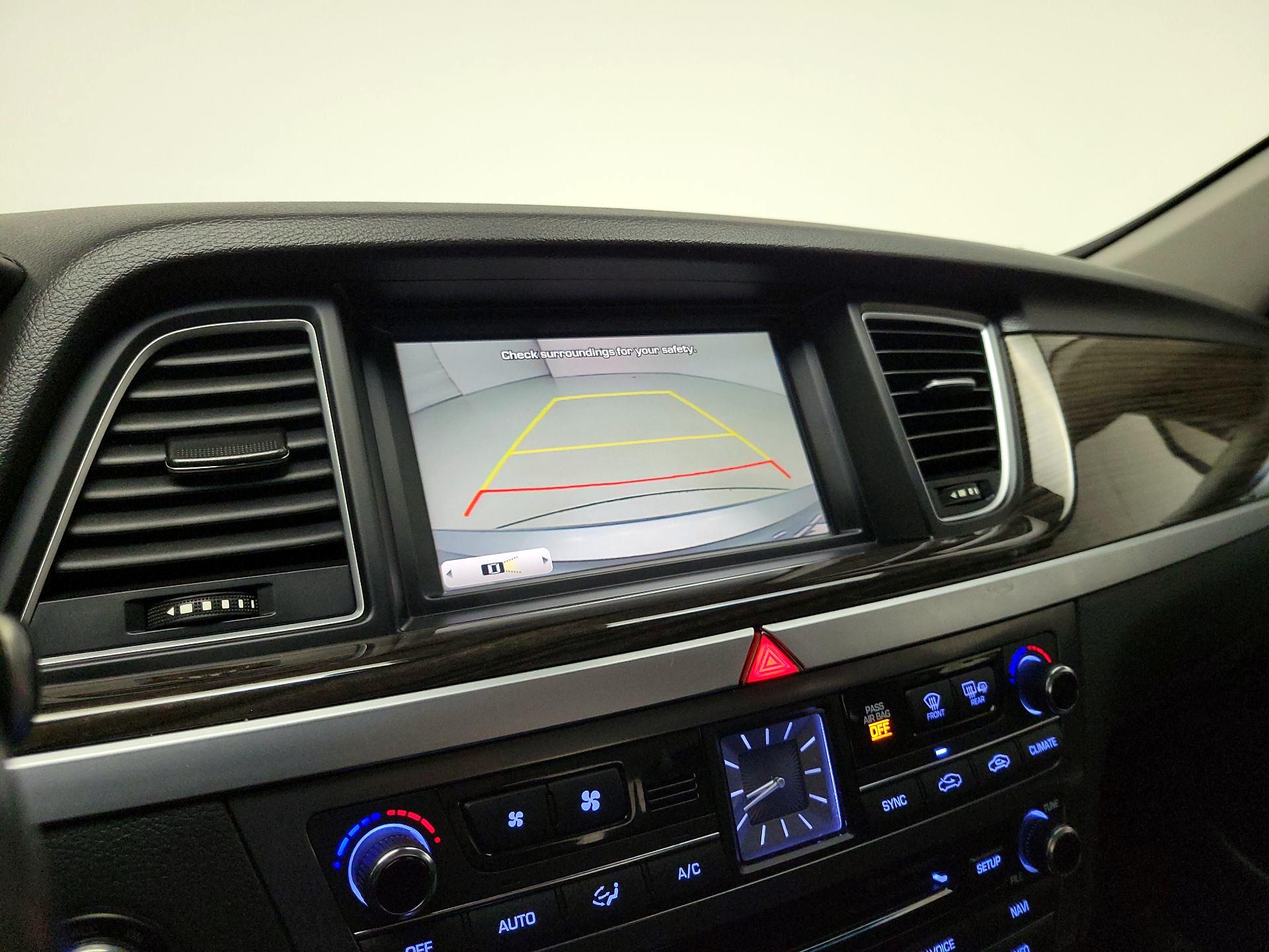 Thumbnail: 2015 Hyundai Genesis - 15