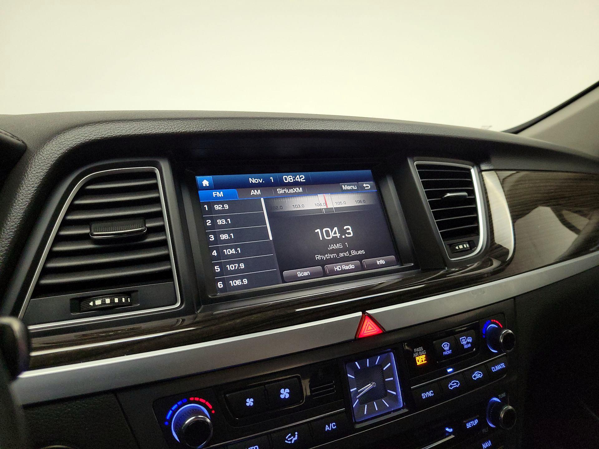 Thumbnail: 2015 Hyundai Genesis - 16