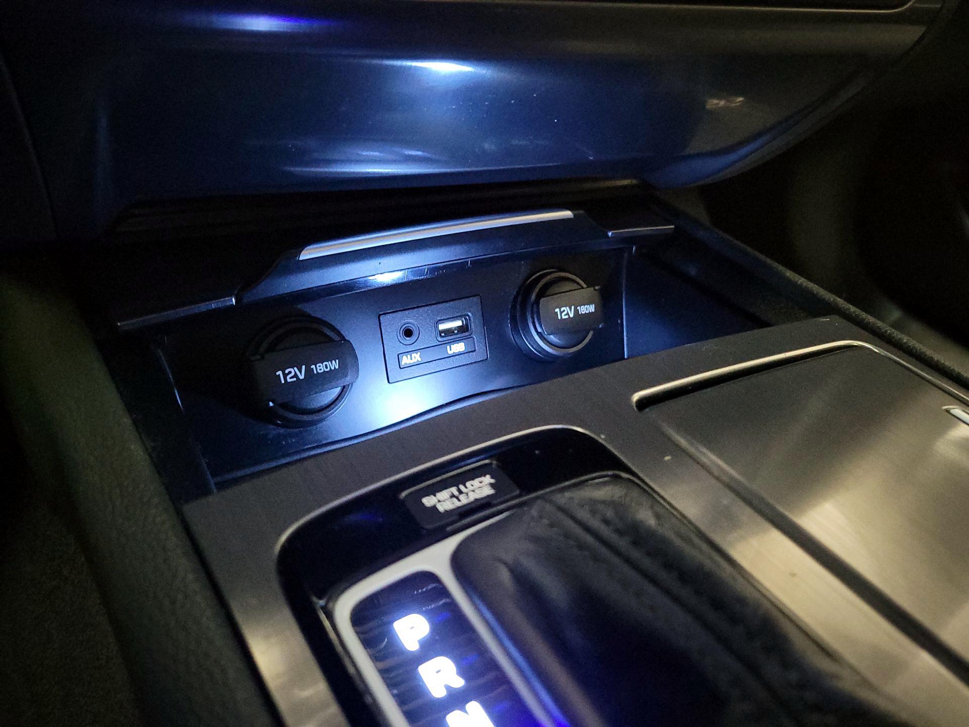 Thumbnail: 2015 Hyundai Genesis - 19