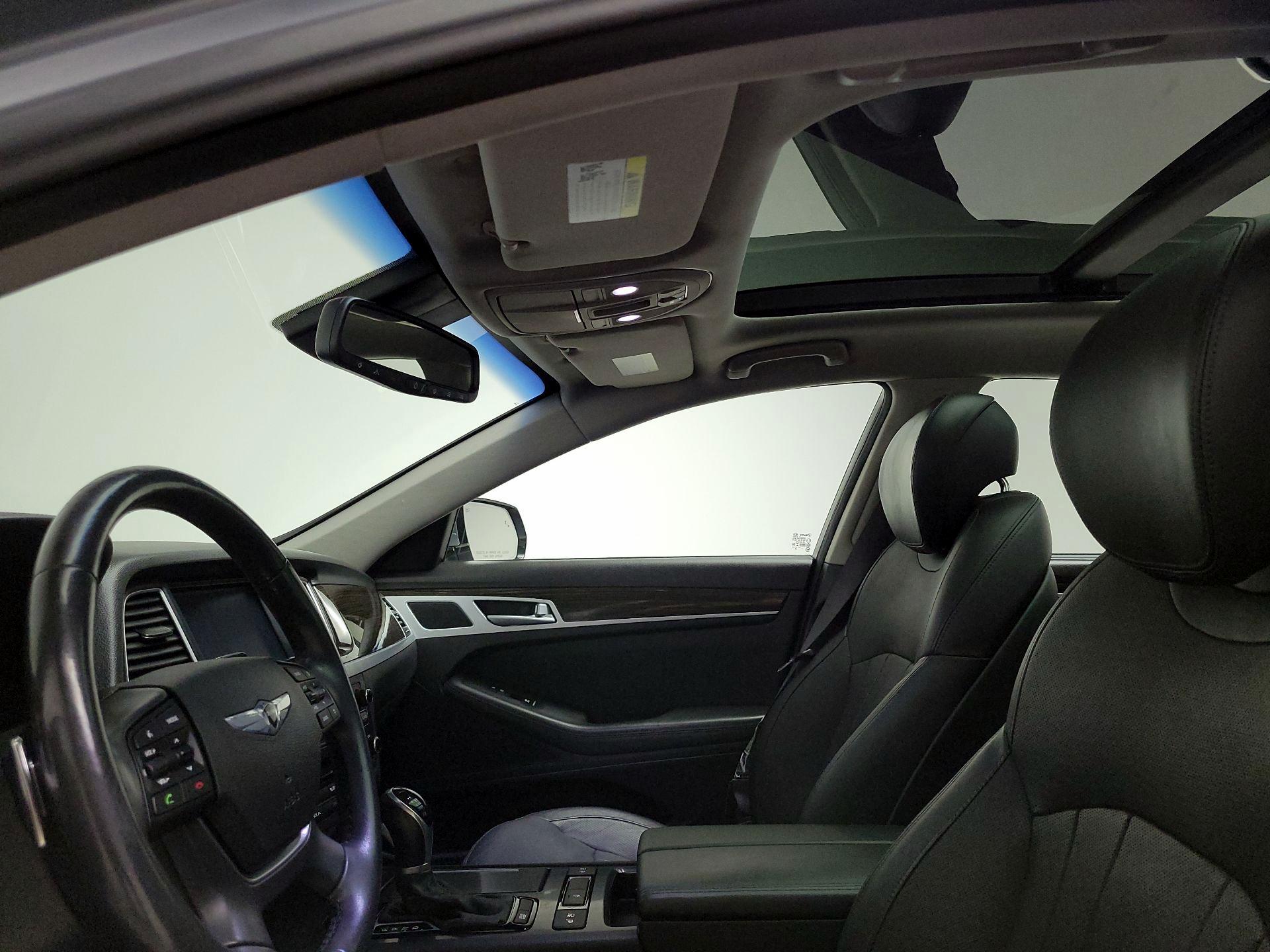 Thumbnail: 2015 Hyundai Genesis - 20