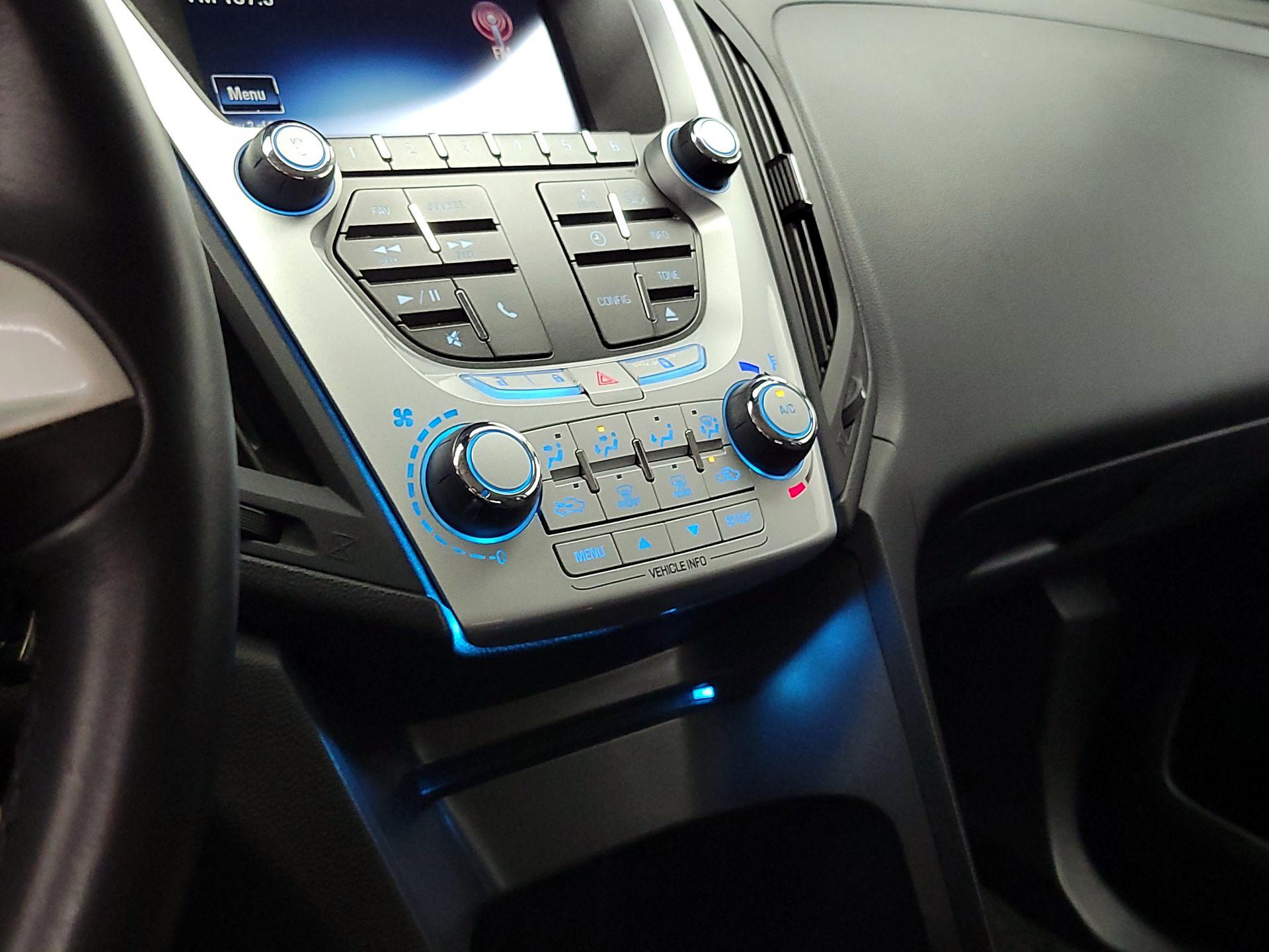 Thumbnail: 2015 Chevrolet Equinox - 15