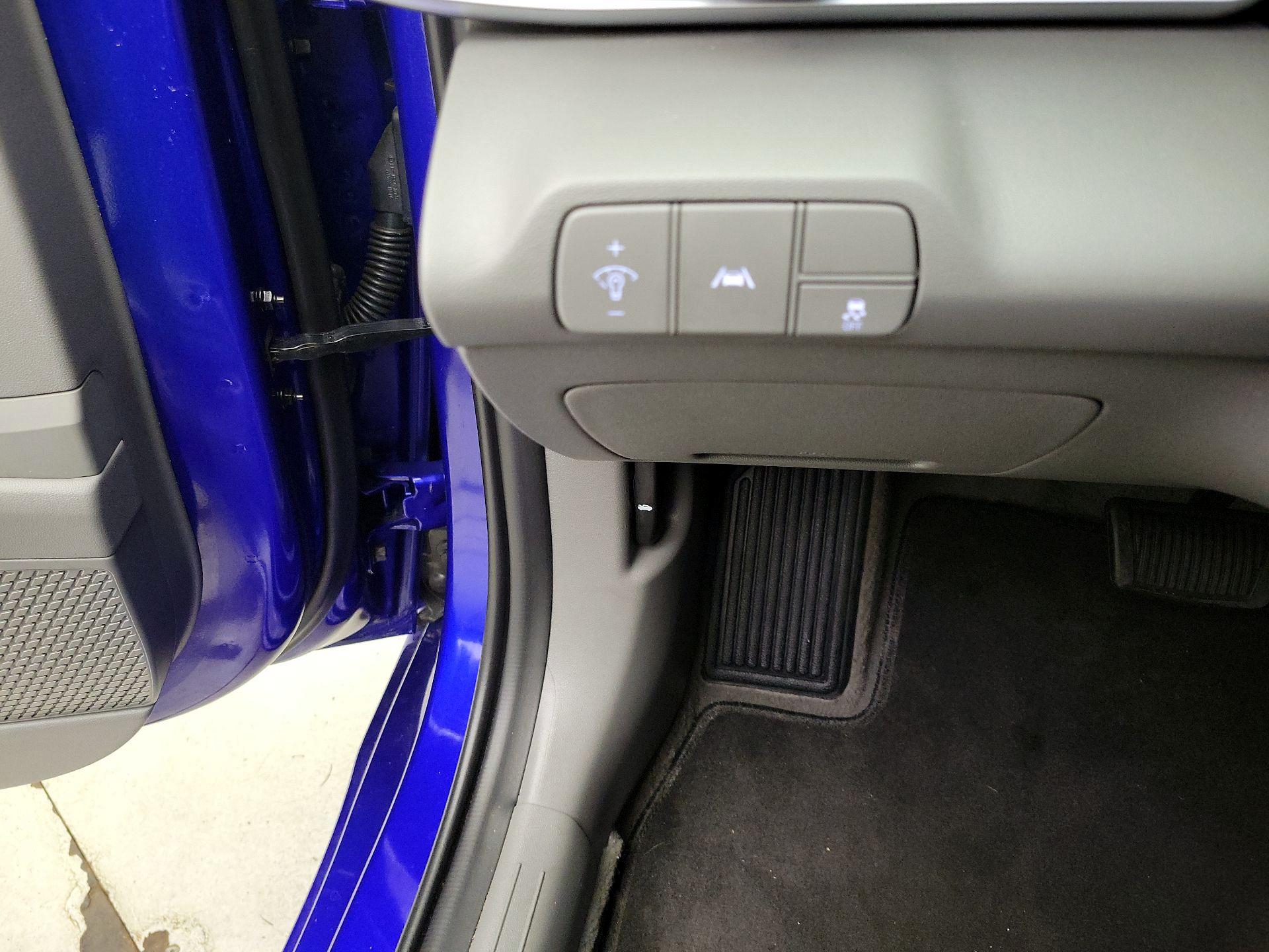 Thumbnail: 2023 Hyundai Elantra - 13