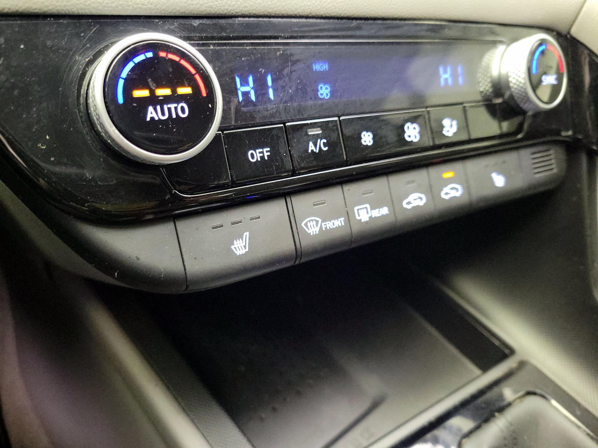 Thumbnail: 2023 Hyundai Elantra - 17