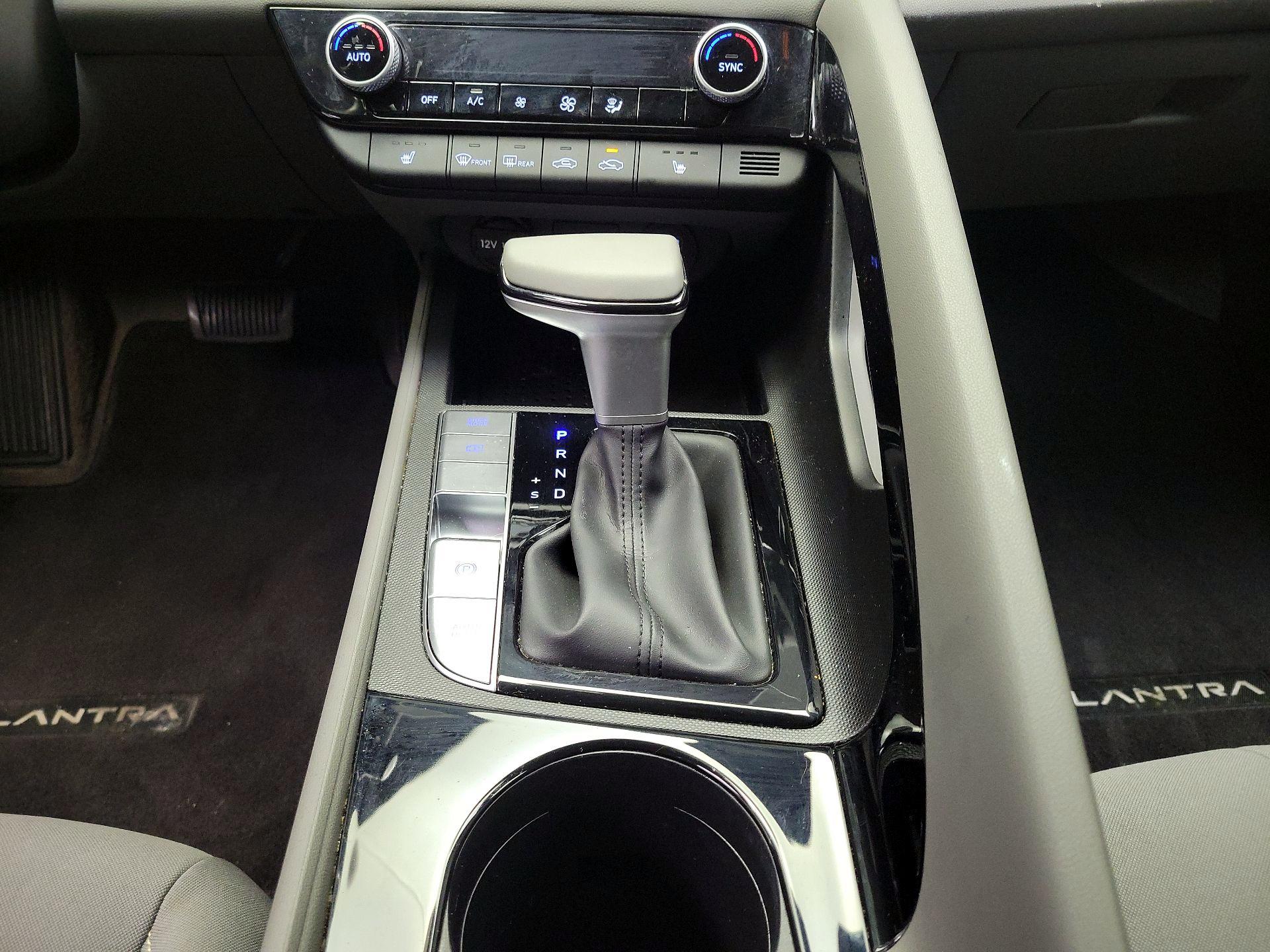 Thumbnail: 2023 Hyundai Elantra - 18