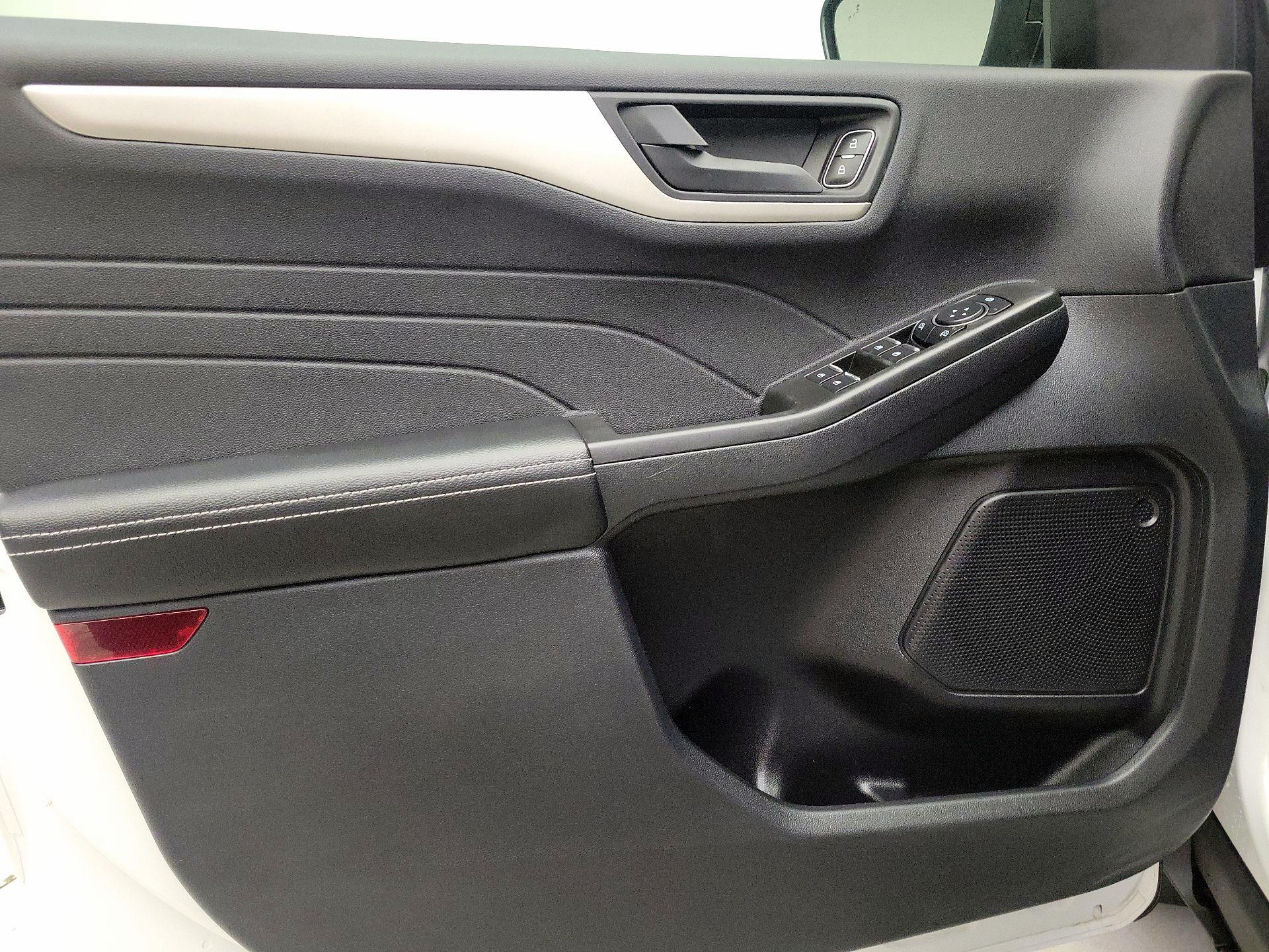 Thumbnail: 2022 Ford Escape - 12