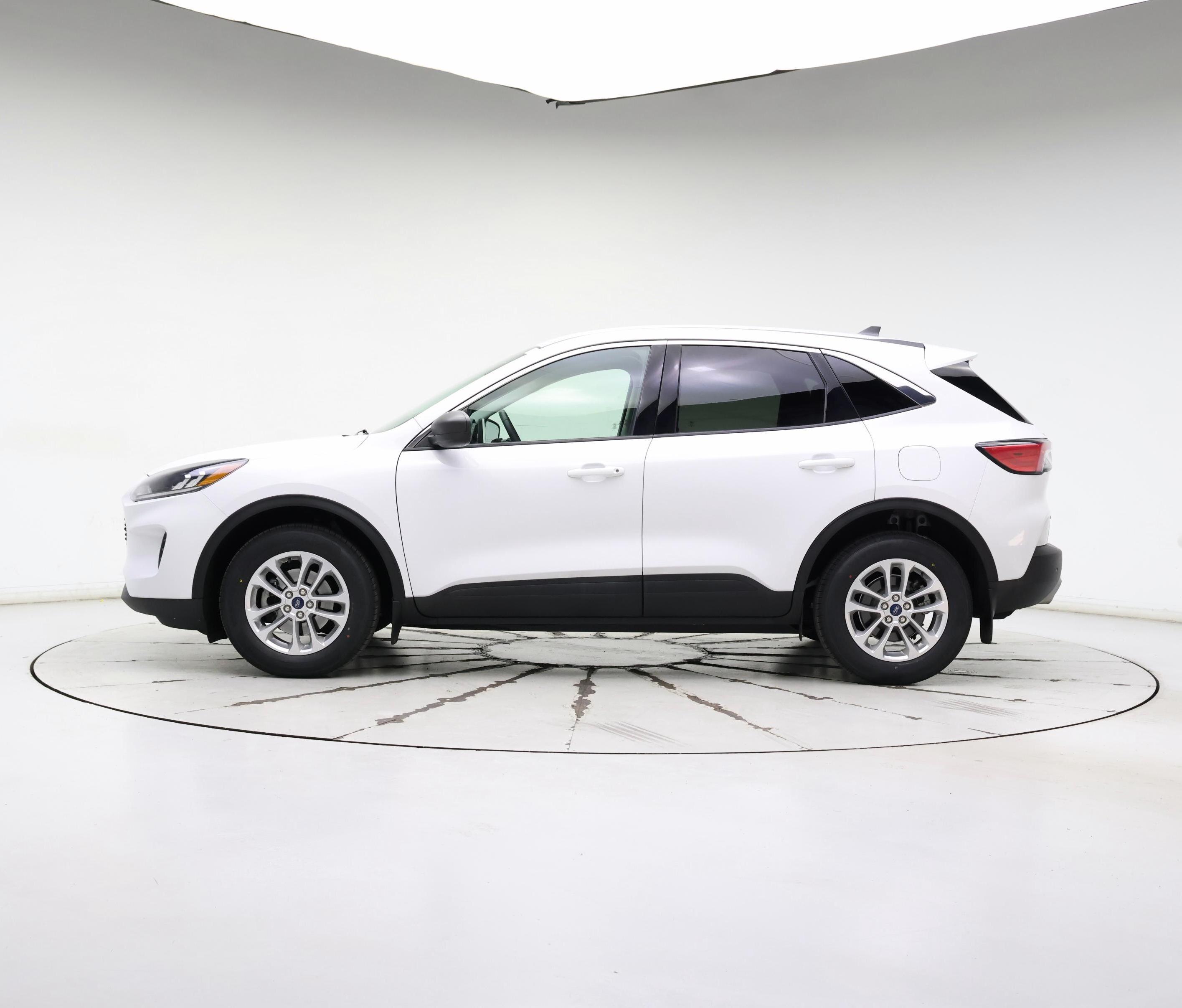 Thumbnail: 2022 Ford Escape - 3