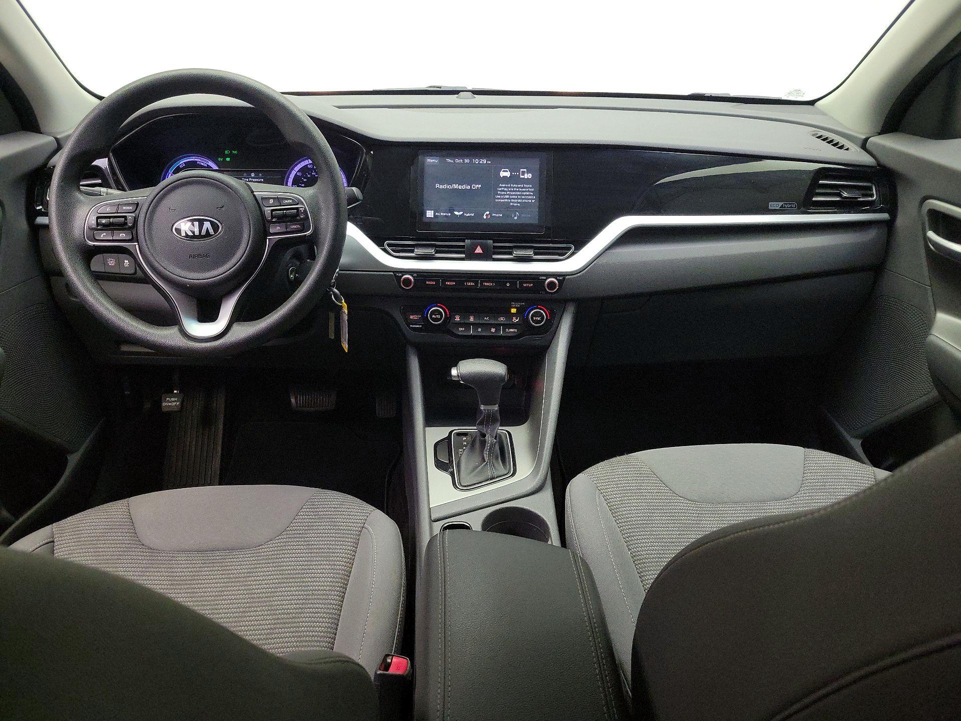 Thumbnail: 2020 Kia Niro - 9