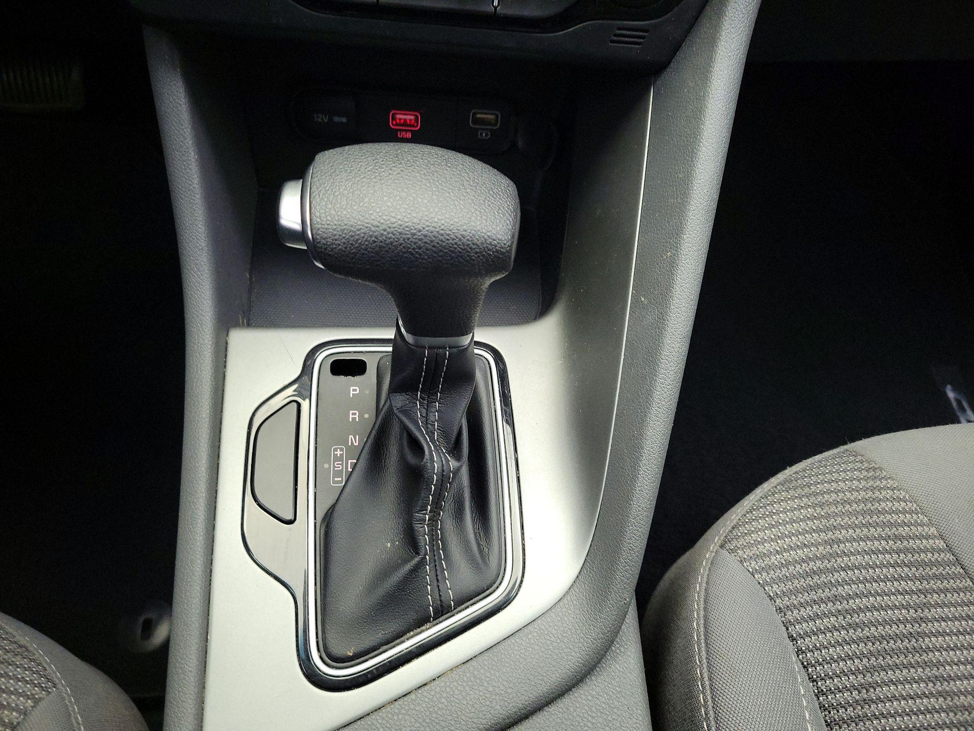 Thumbnail: 2020 Kia Niro - 17