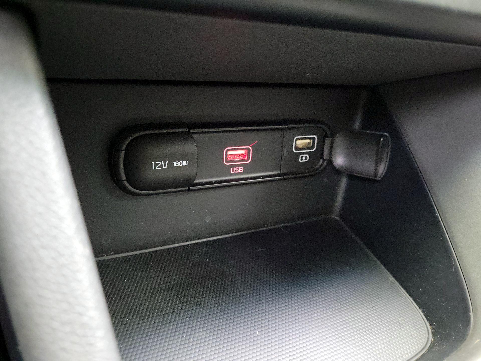 Thumbnail: 2020 Kia Niro - 18