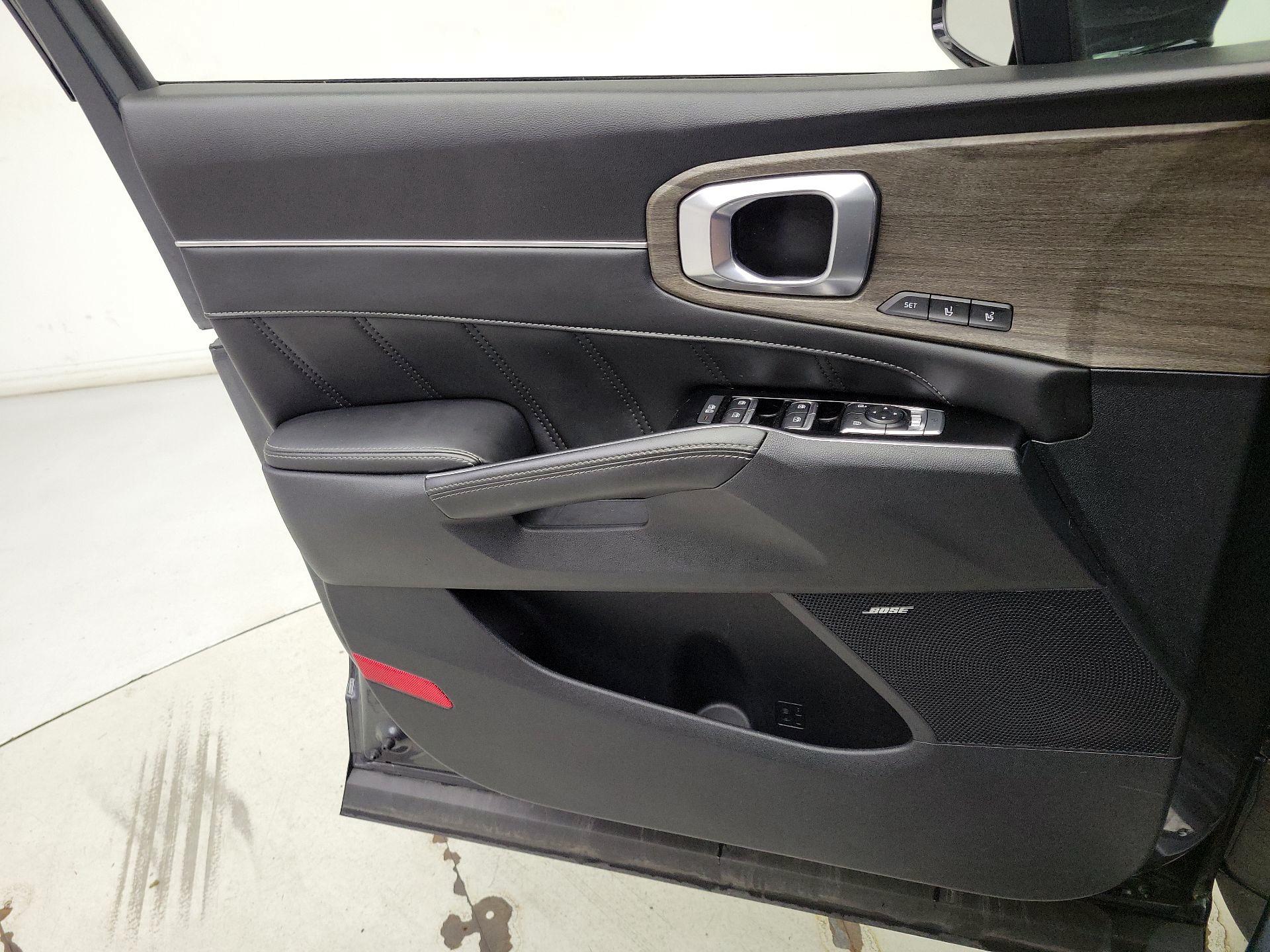 Thumbnail: 2022 Kia Sorento - 12