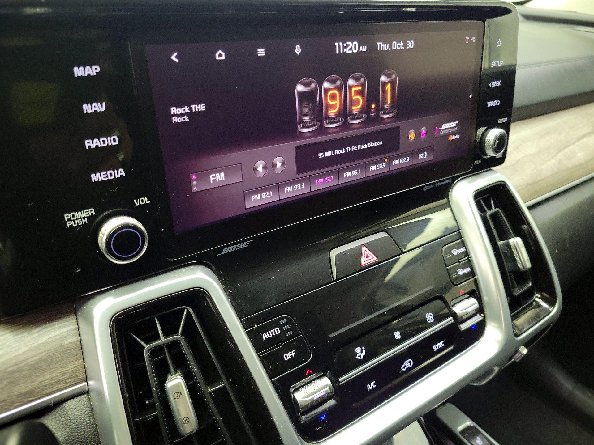 Thumbnail: 2022 Kia Sorento - 16