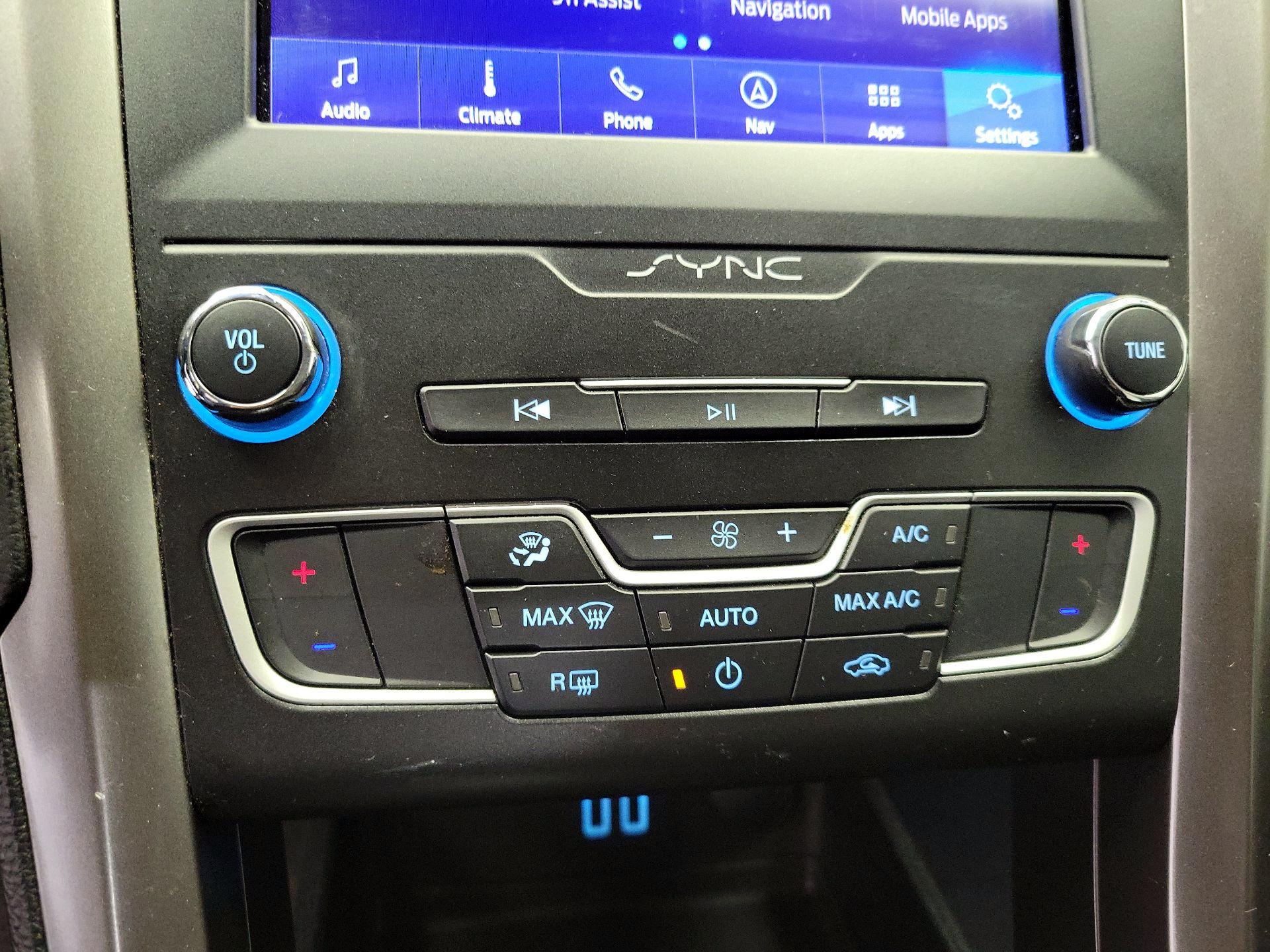 Thumbnail: 2020 Ford Fusion - 15