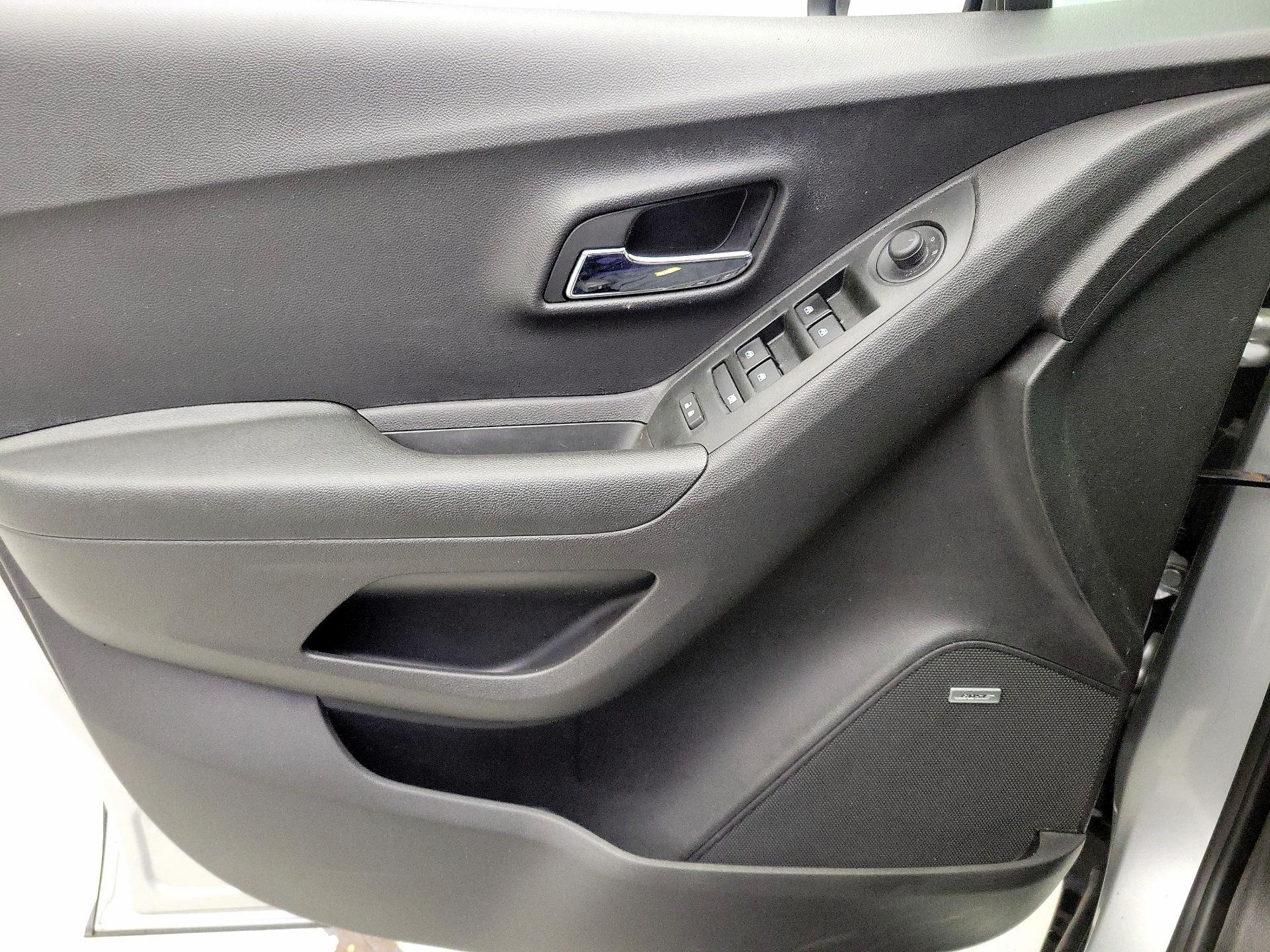 Thumbnail: 2020 Chevrolet Trax - 12