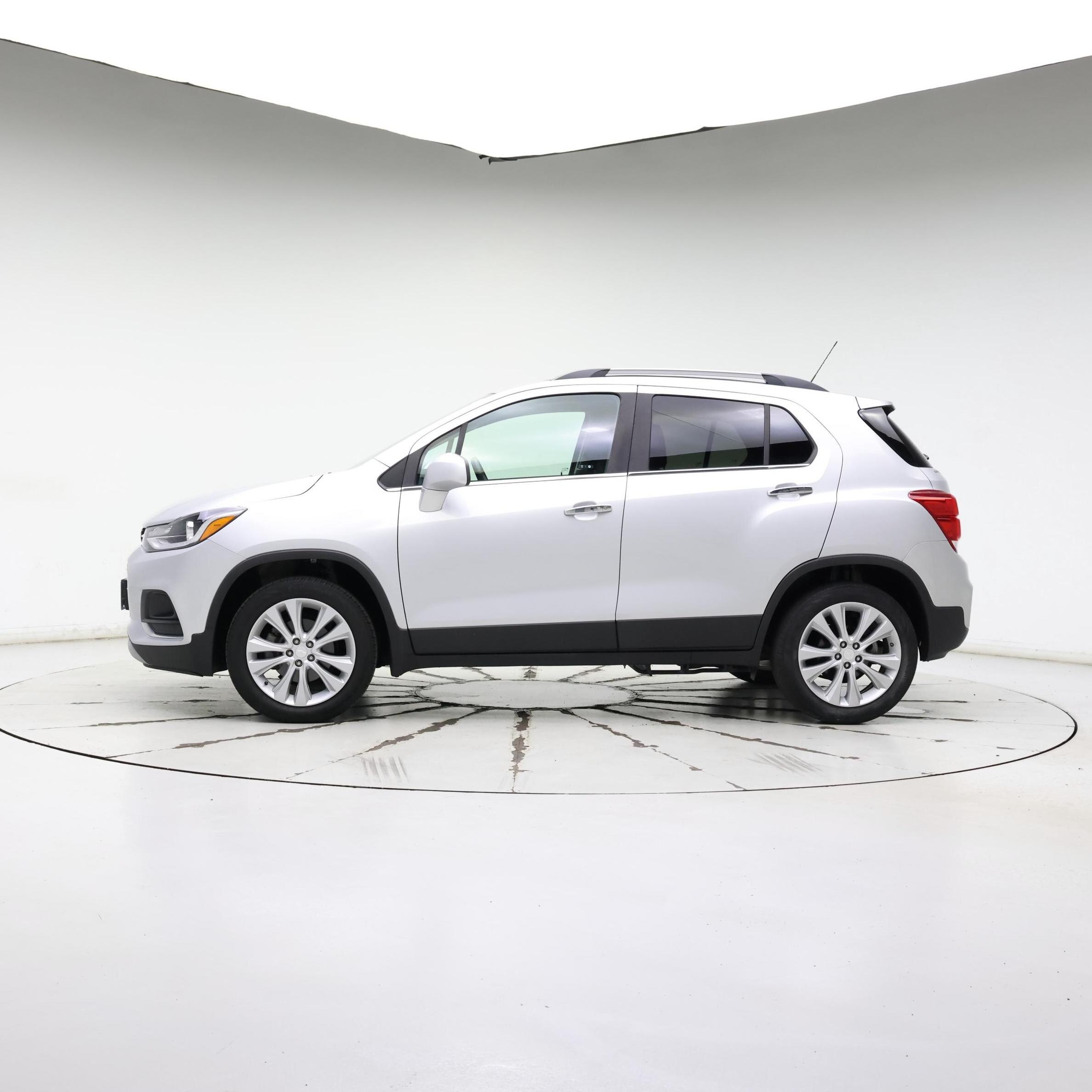 Thumbnail: 2020 Chevrolet Trax - 3