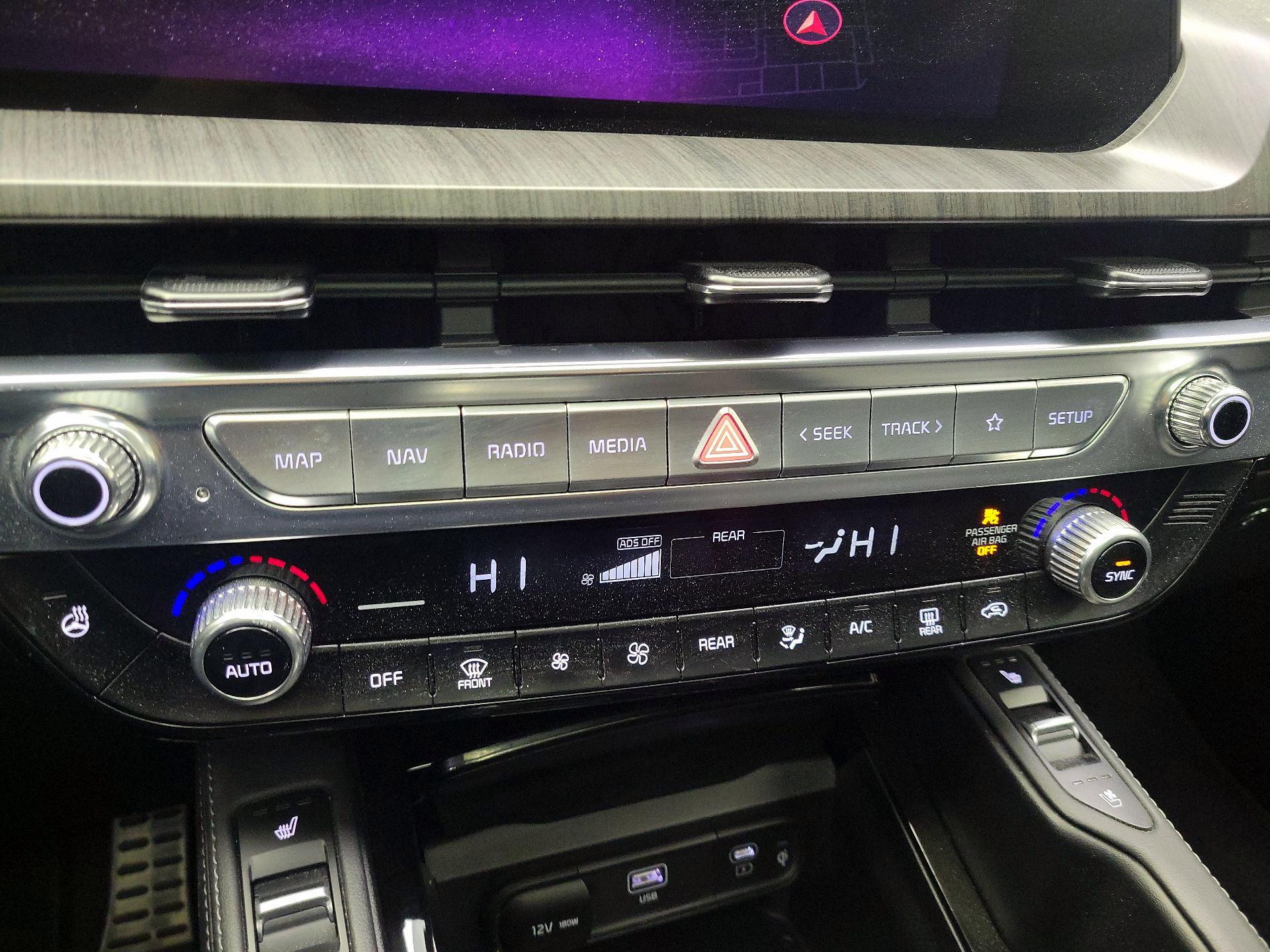 Thumbnail: 2023 Kia Telluride - 17