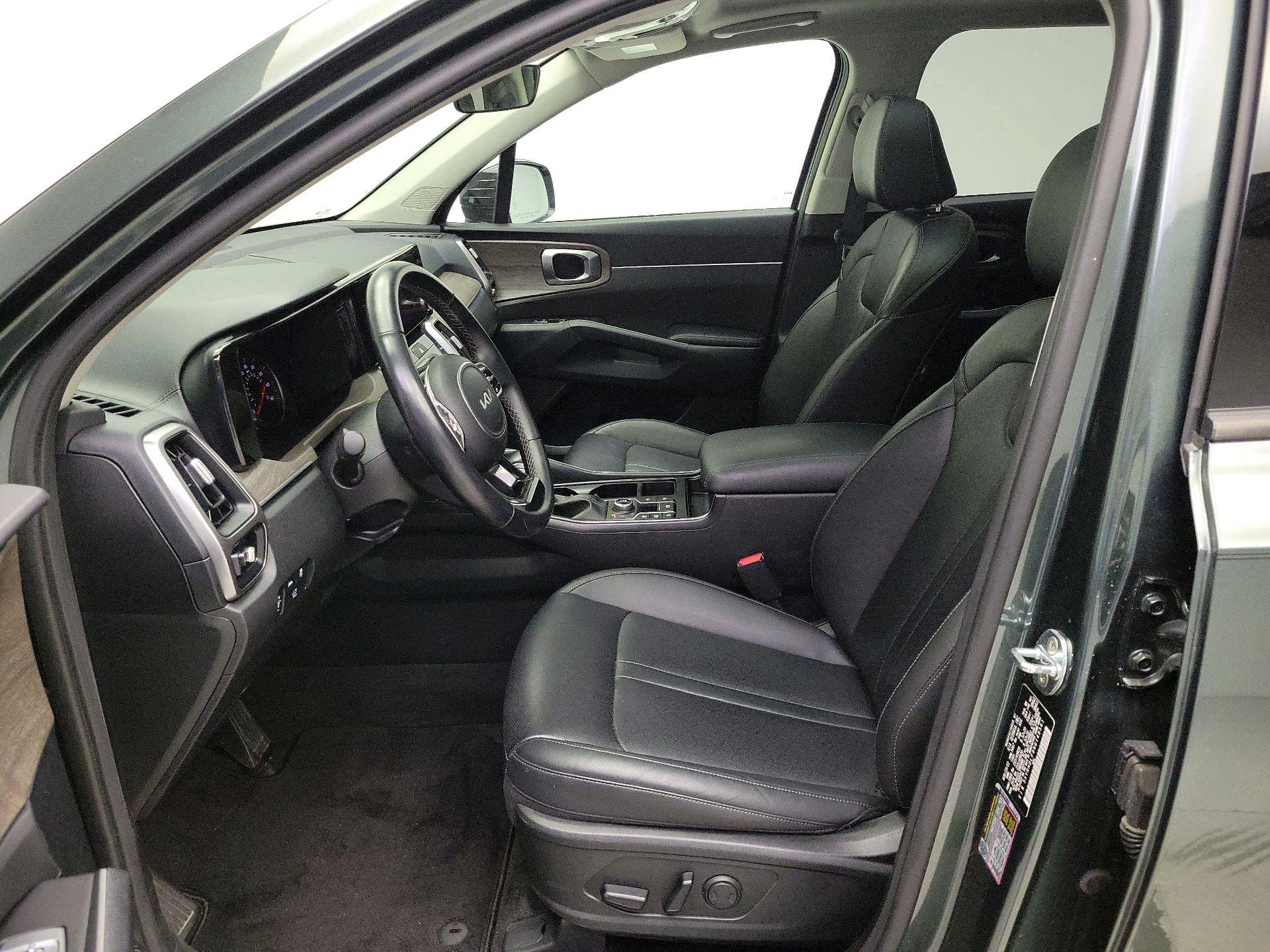 Thumbnail: 2022 Kia Sorento - 11