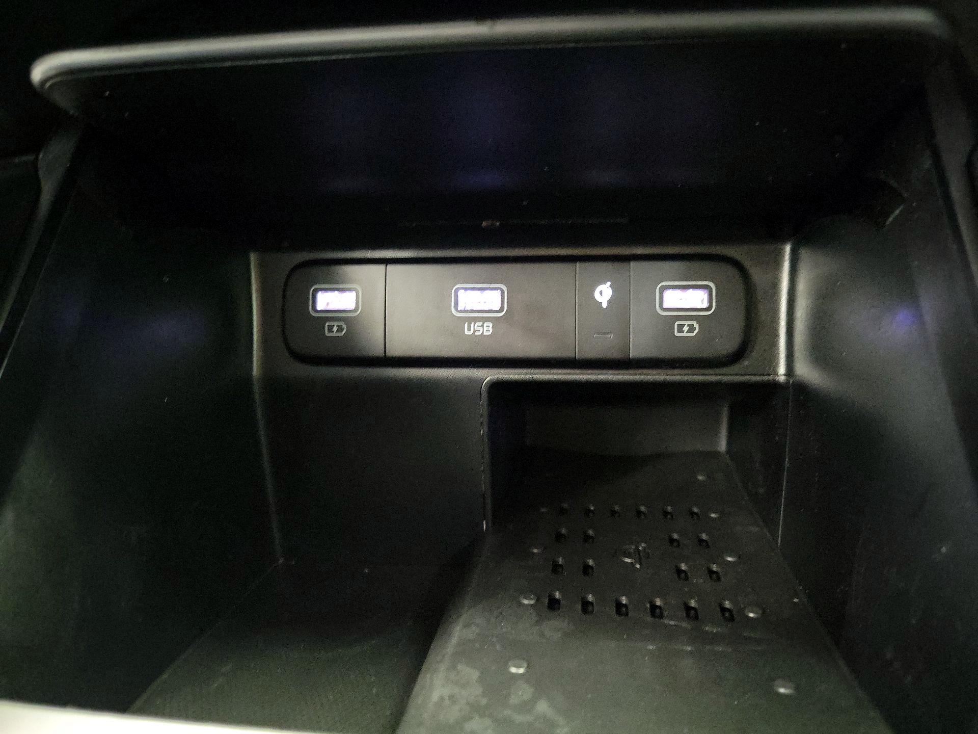 Thumbnail: 2022 Kia Sorento - 19