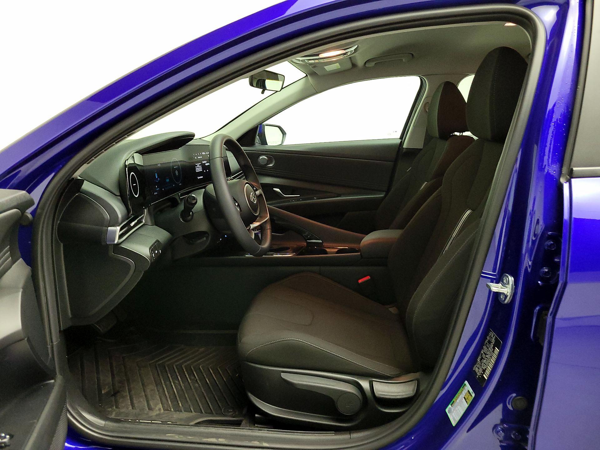 Thumbnail: 2023 Hyundai Elantra - 11