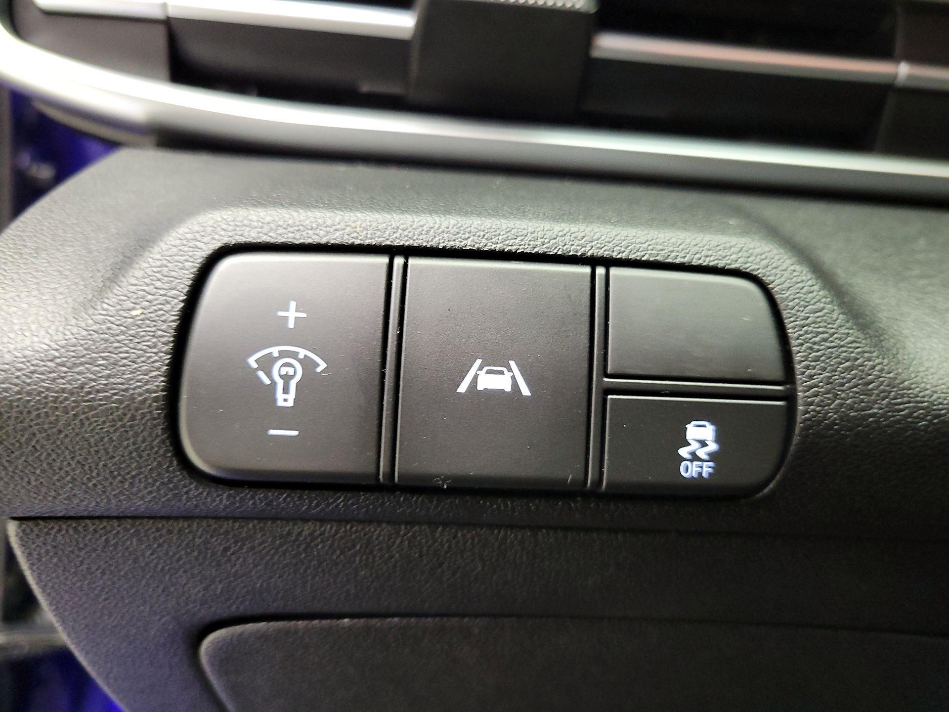 Thumbnail: 2023 Hyundai Elantra - 13