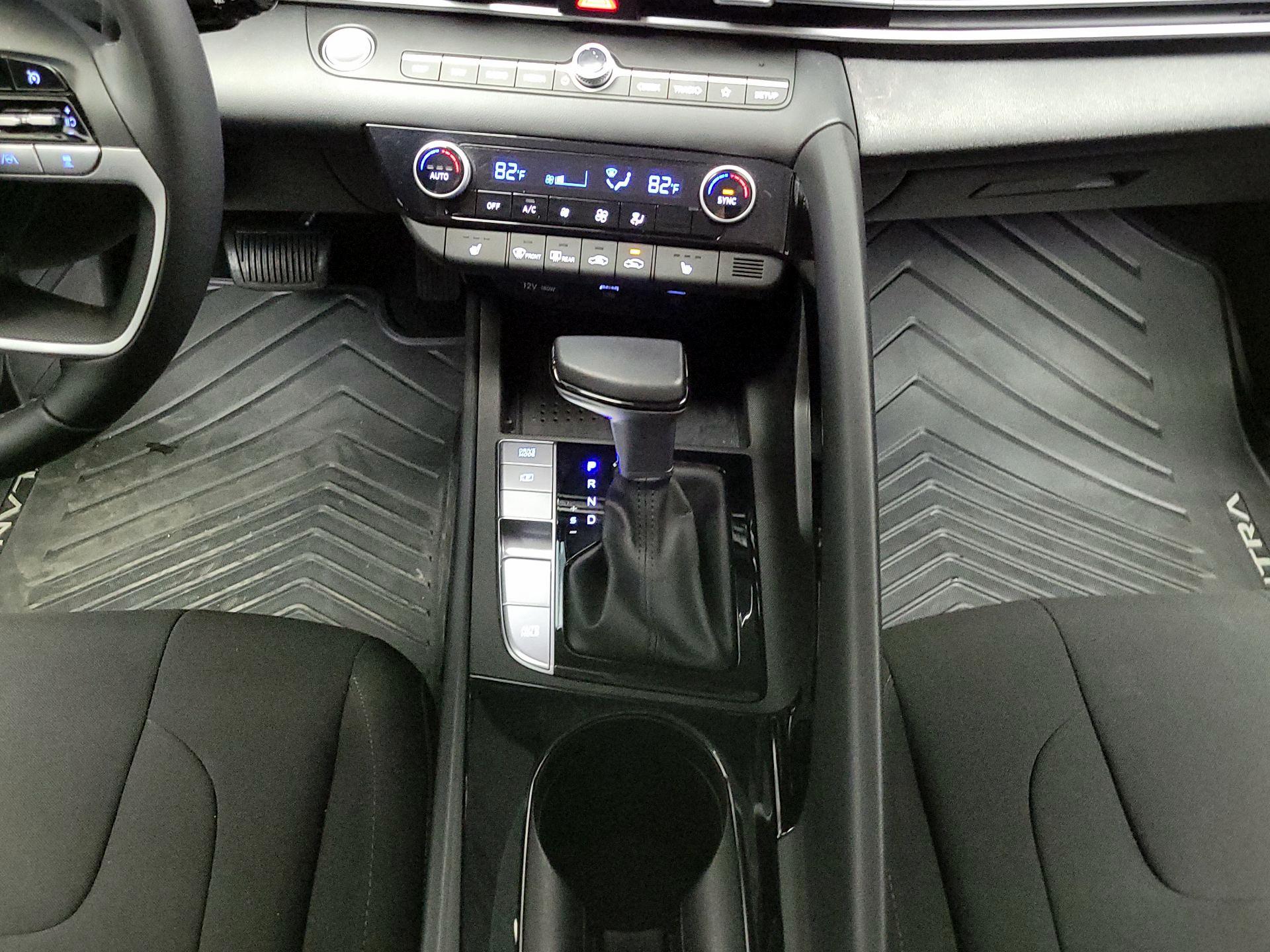 Thumbnail: 2023 Hyundai Elantra - 18