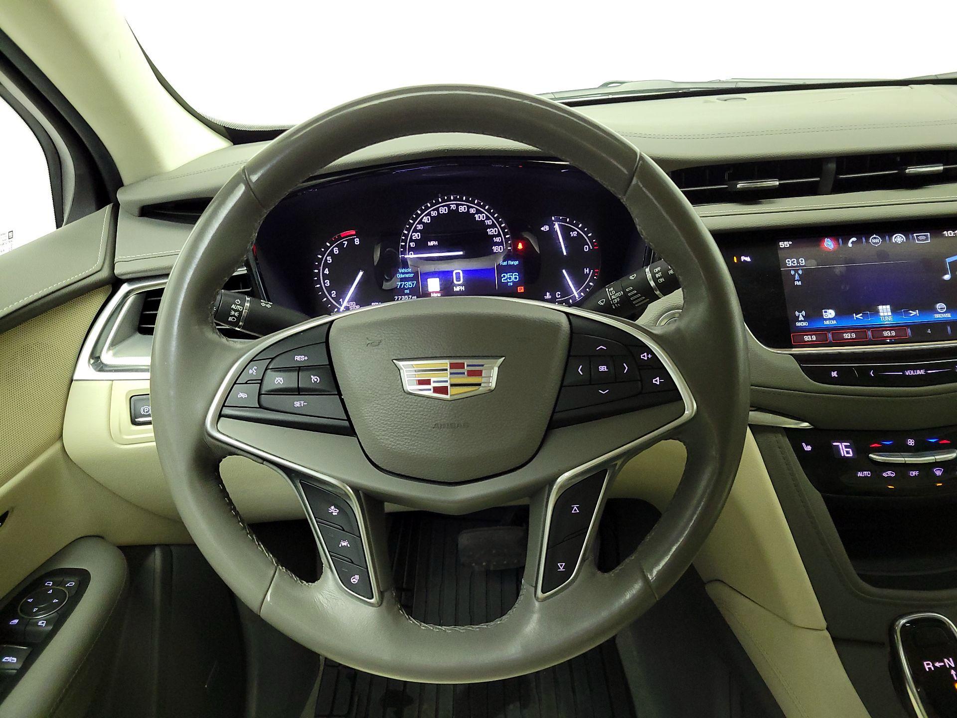 Thumbnail: 2017 Cadillac XT5 - 10