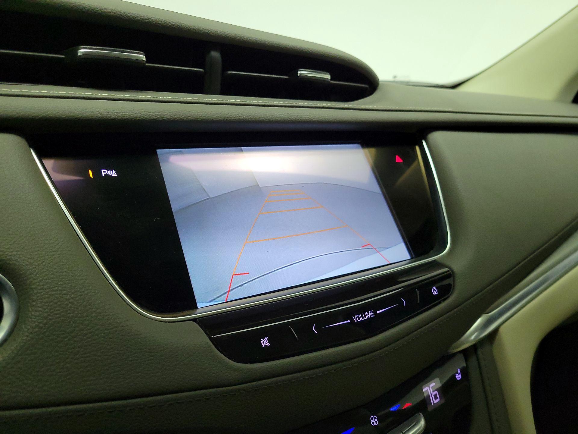 Thumbnail: 2017 Cadillac XT5 - 15