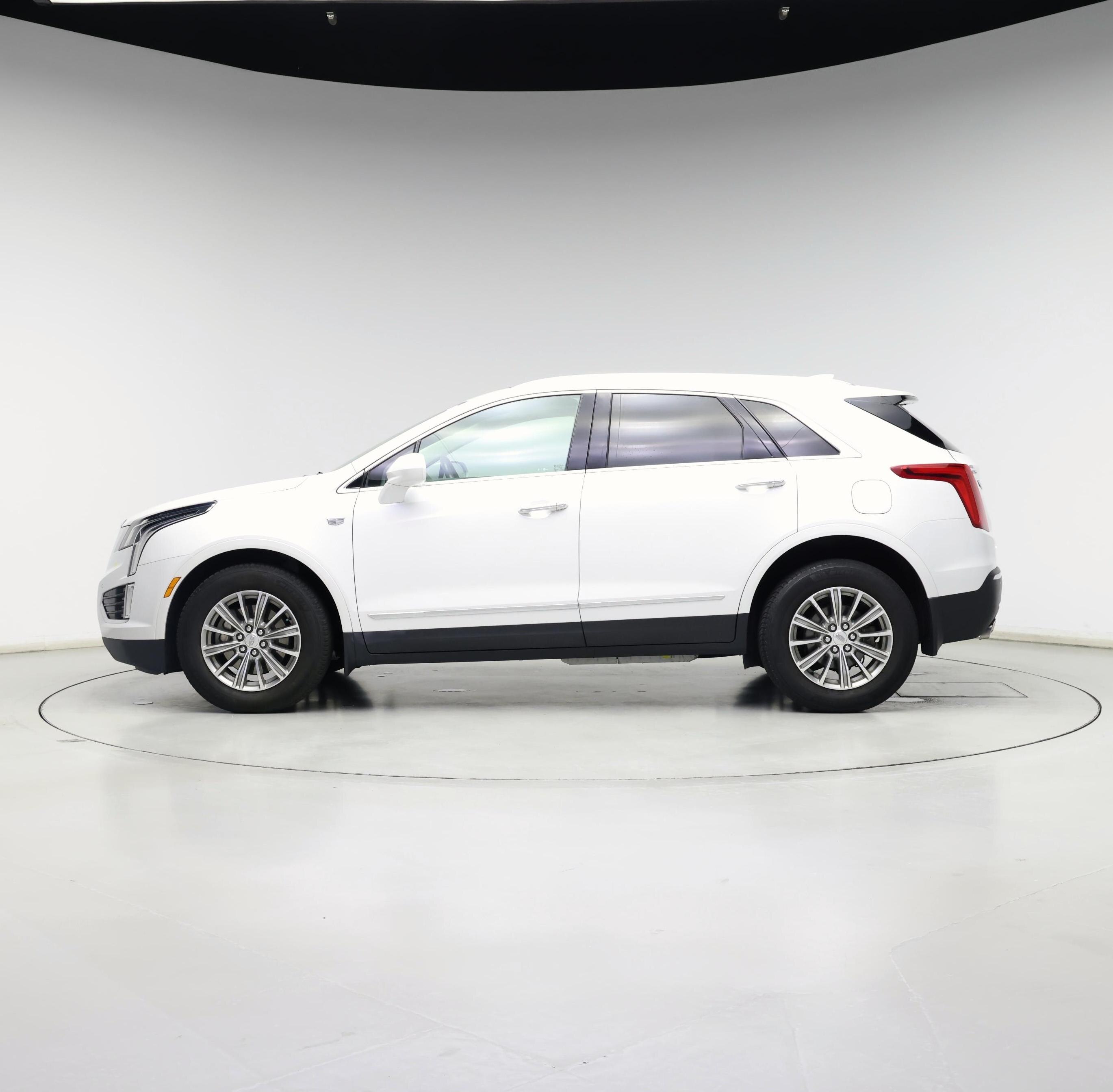 Thumbnail: 2017 Cadillac XT5 - 3