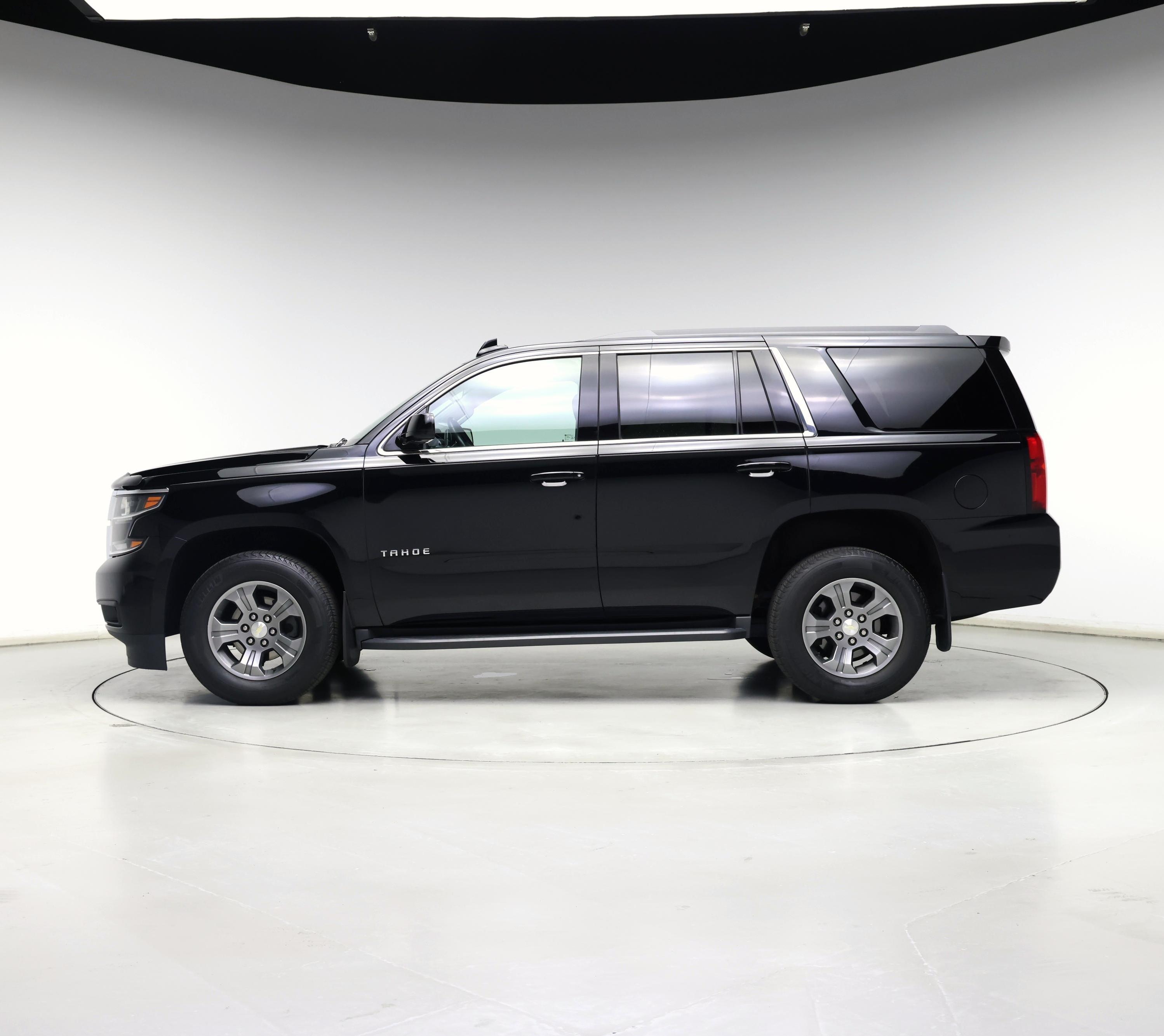 Thumbnail: 2018 Chevrolet Tahoe - 3