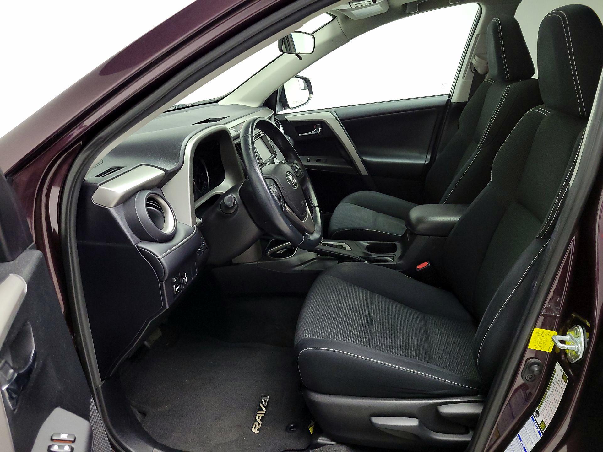 Thumbnail: 2016 Toyota RAV4 - 11