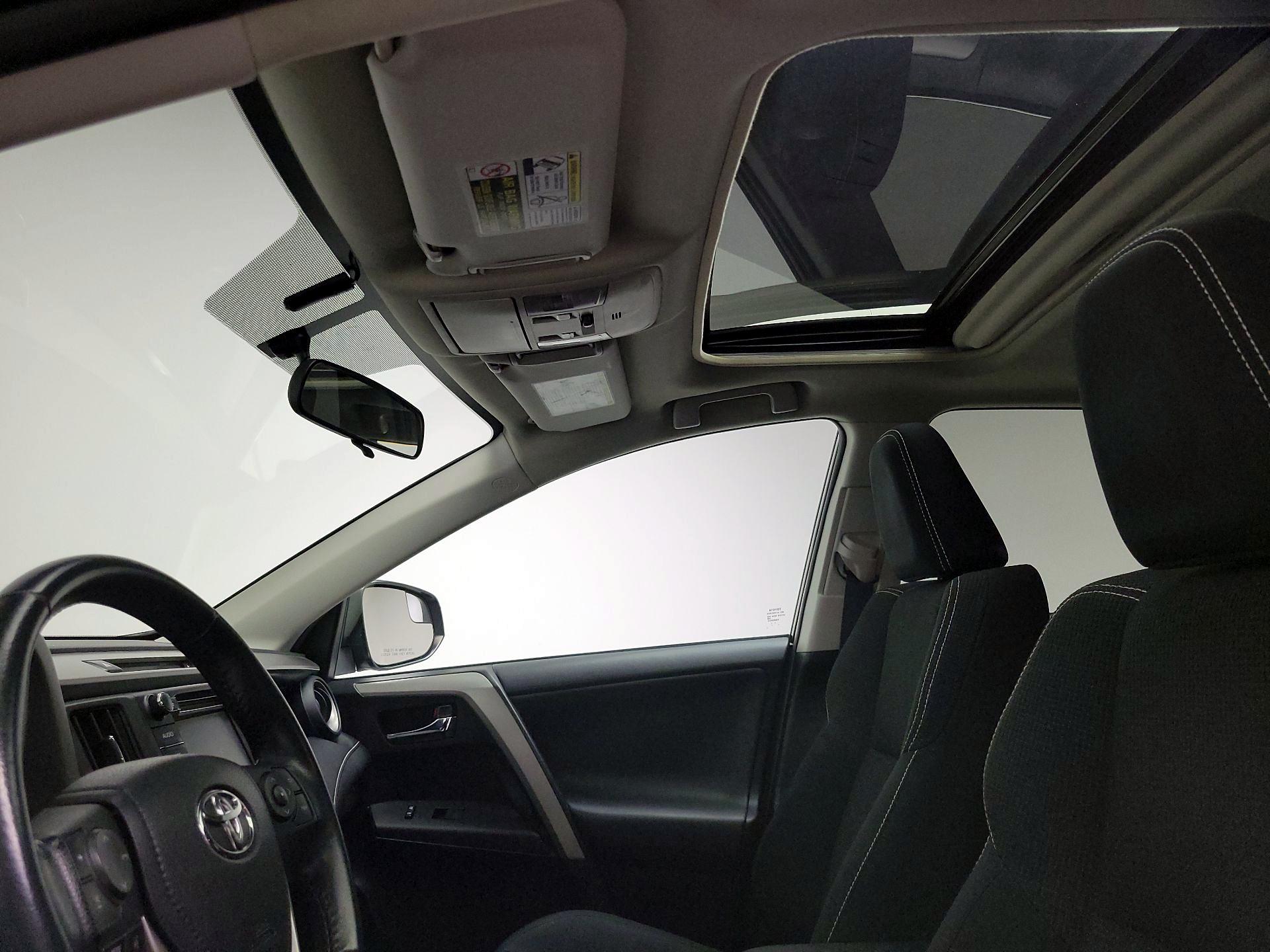 Thumbnail: 2016 Toyota RAV4 - 19