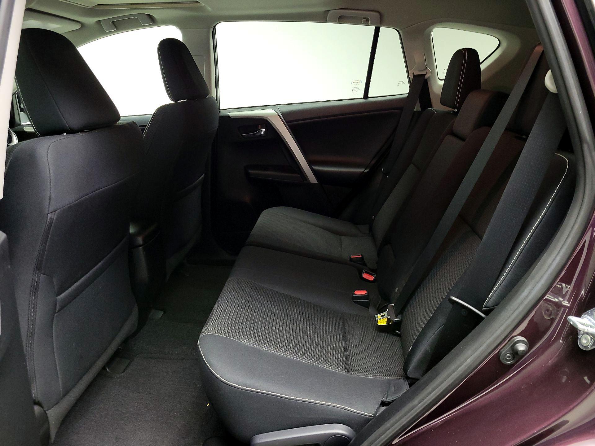 Thumbnail: 2016 Toyota RAV4 - 20