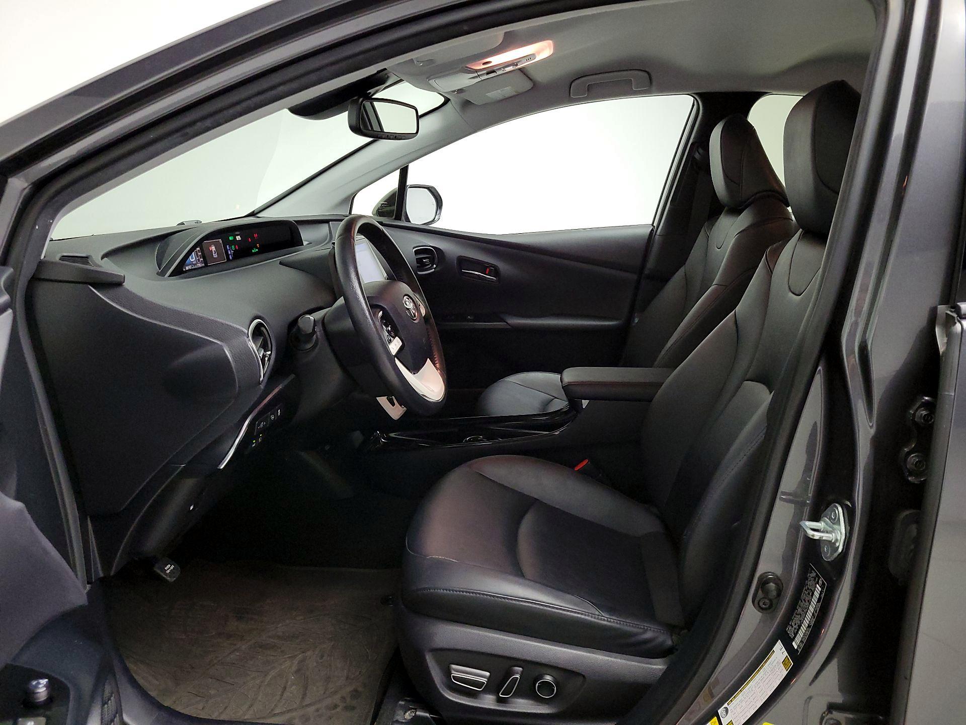 Thumbnail: 2017 Toyota Prius Prime - 11