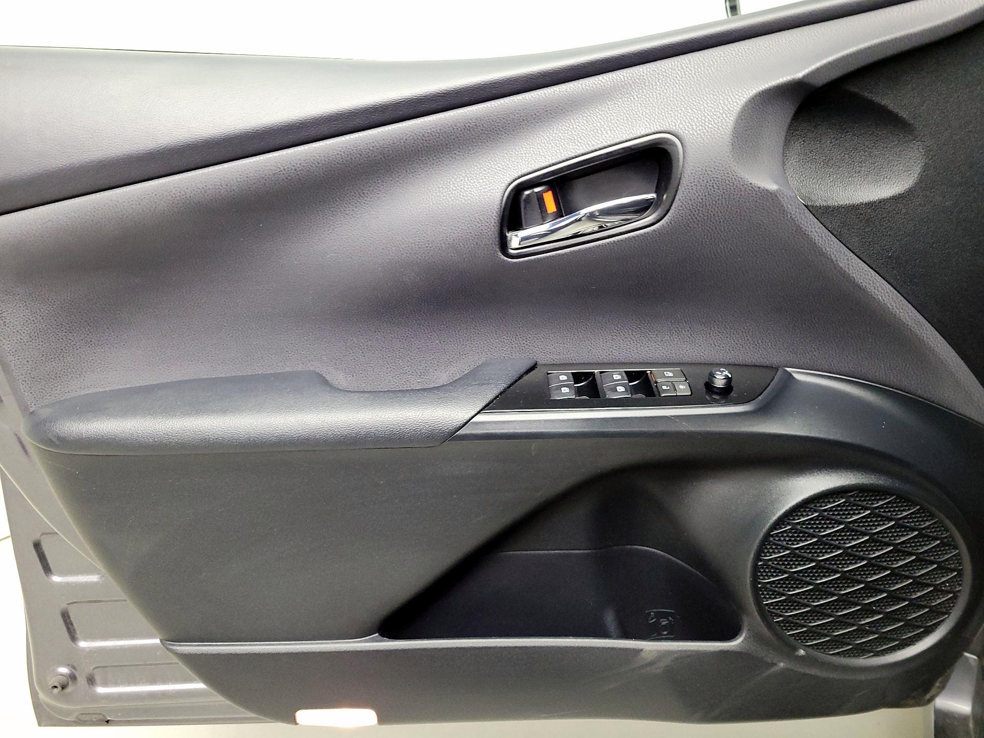 Thumbnail: 2017 Toyota Prius Prime - 12