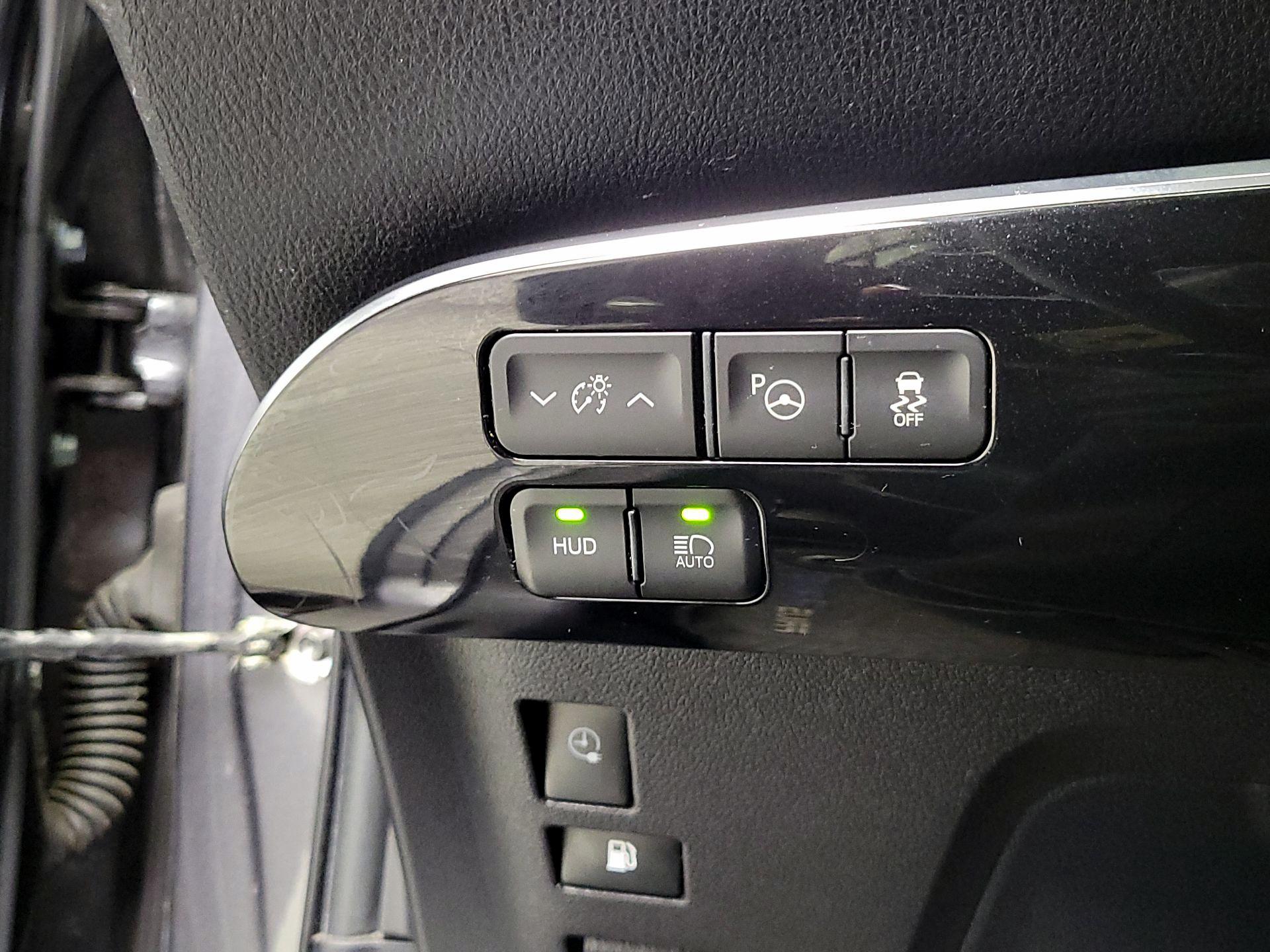 Thumbnail: 2017 Toyota Prius Prime - 13