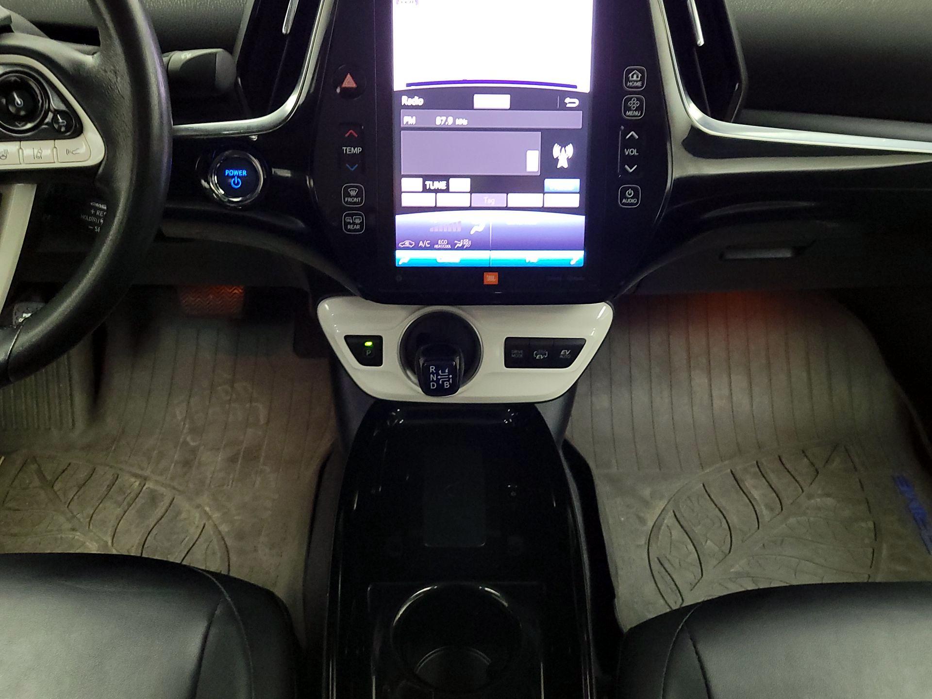 Thumbnail: 2017 Toyota Prius Prime - 18