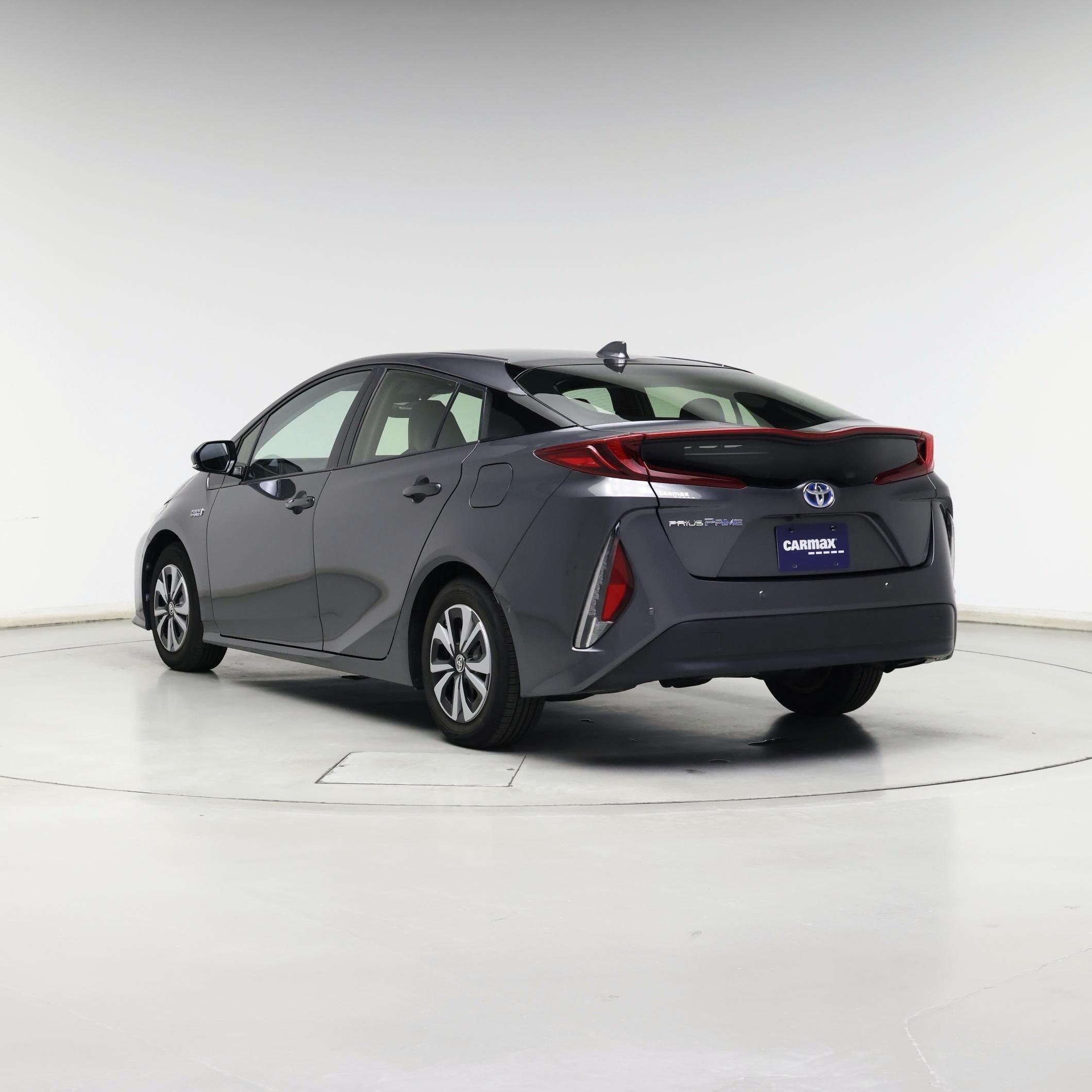 Thumbnail: 2017 Toyota Prius Prime - 2