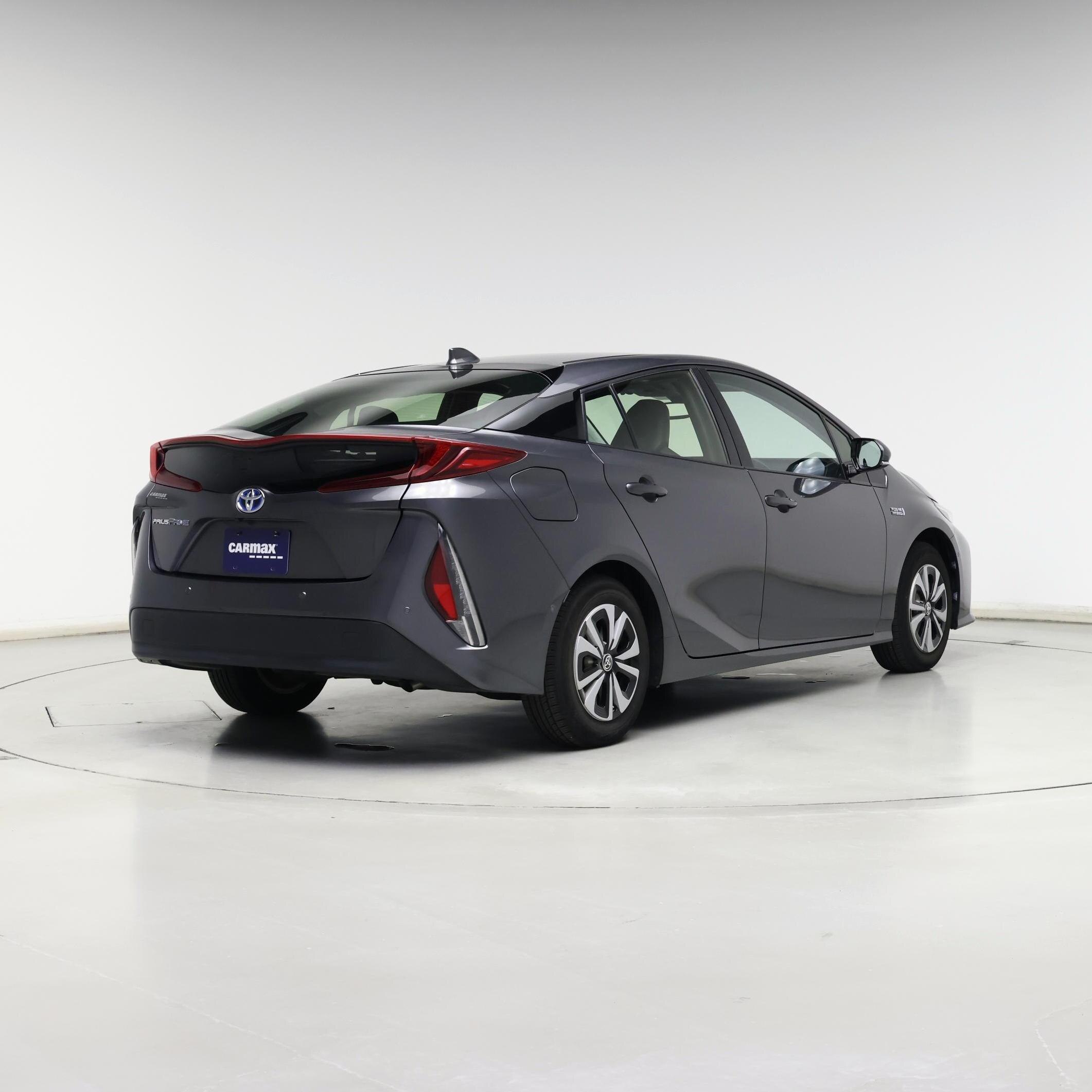 Thumbnail: 2017 Toyota Prius Prime - 8