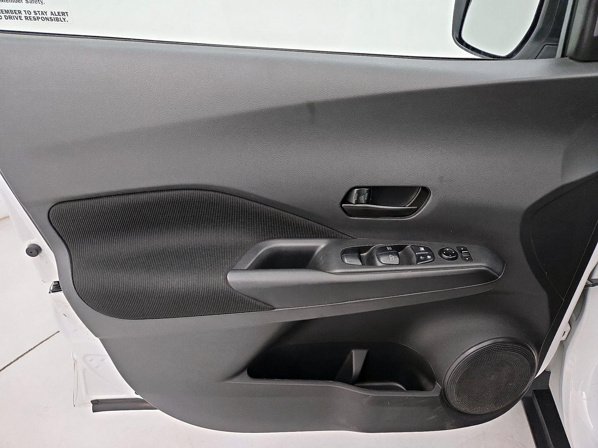 Thumbnail: 2021 Nissan Kicks - 12