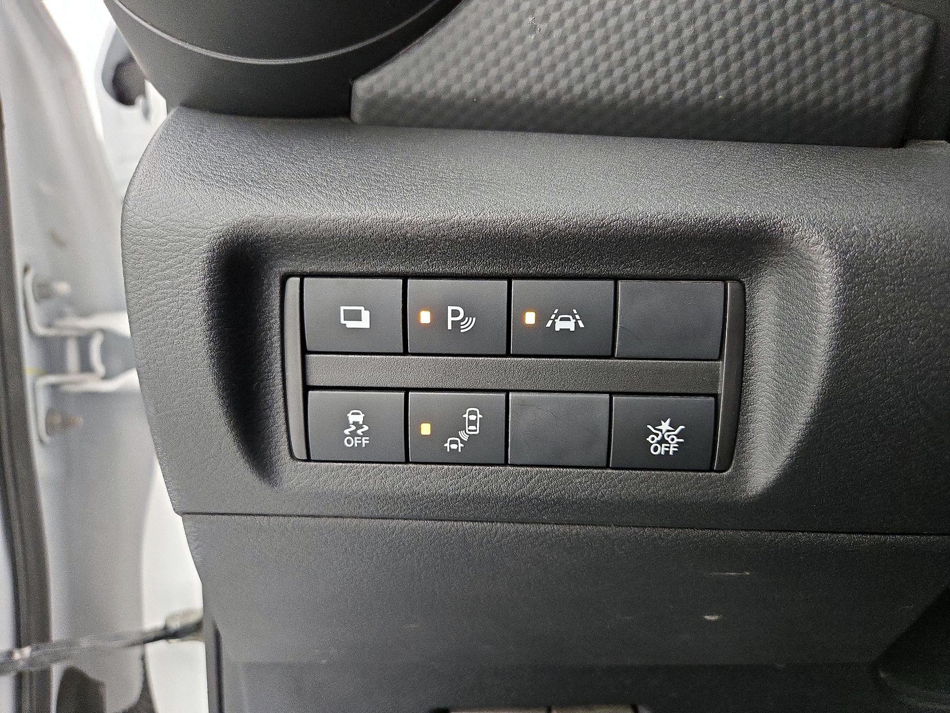 Thumbnail: 2021 Nissan Kicks - 13