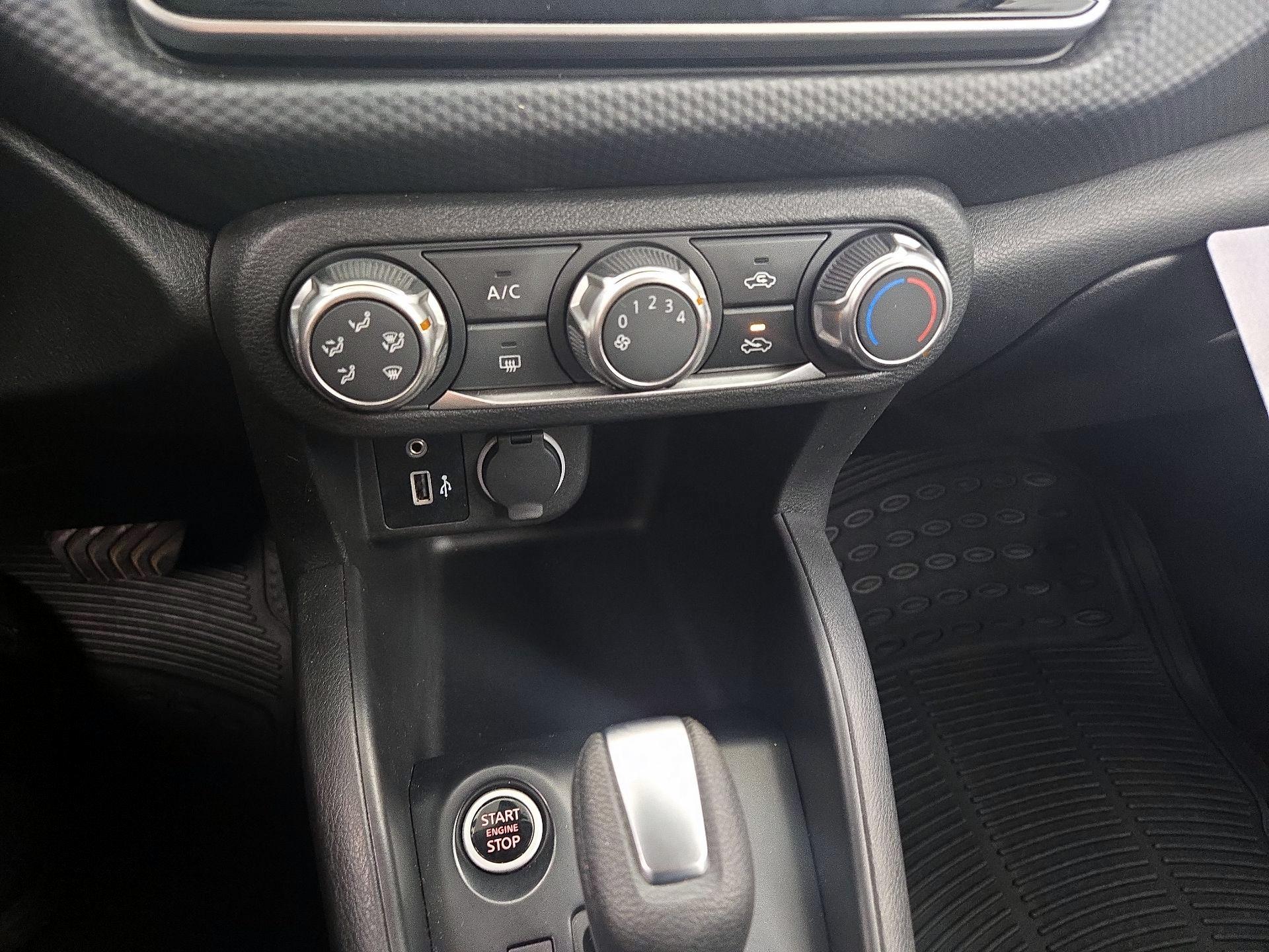 Thumbnail: 2023 Nissan Kicks - 16