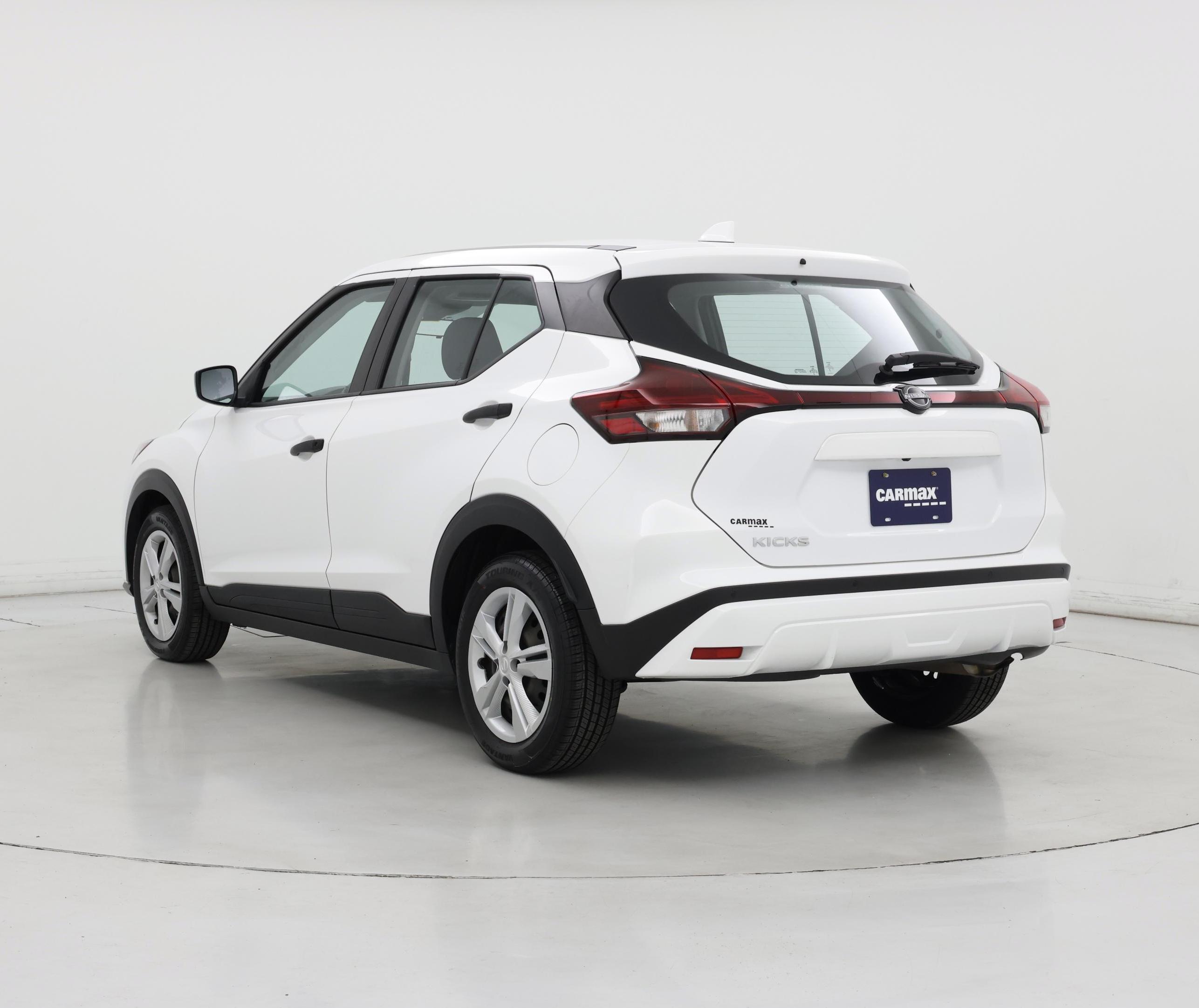 Thumbnail: 2023 Nissan Kicks - 2